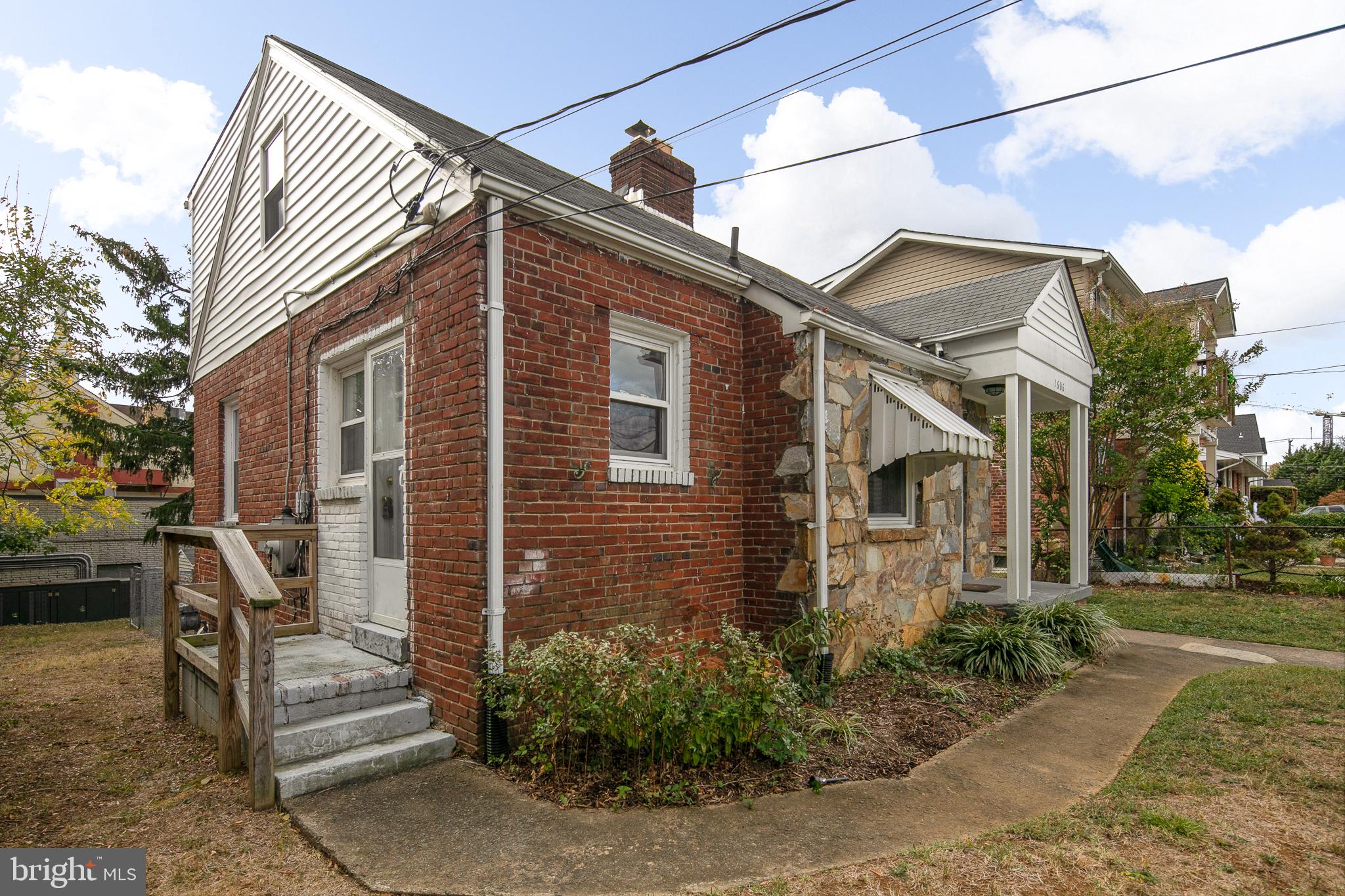 ARLINGTON VIEW - Residential Lease