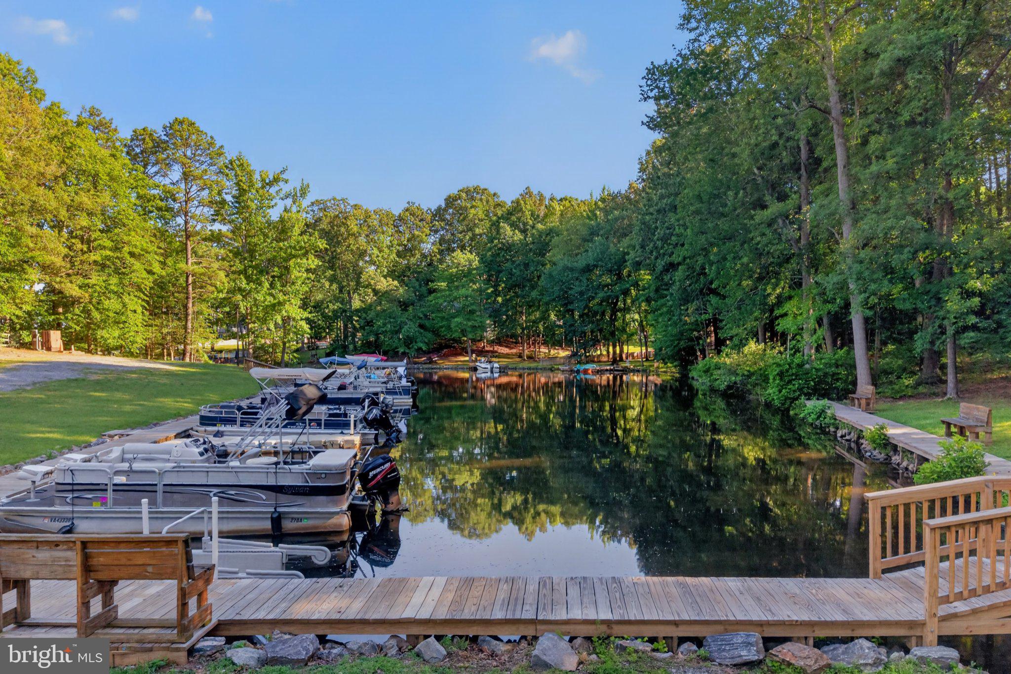 LAKE CAROLINE - Residential