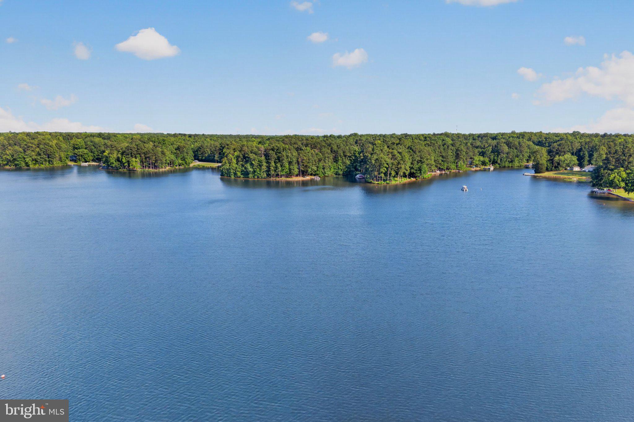 LAKE CAROLINE - Residential
