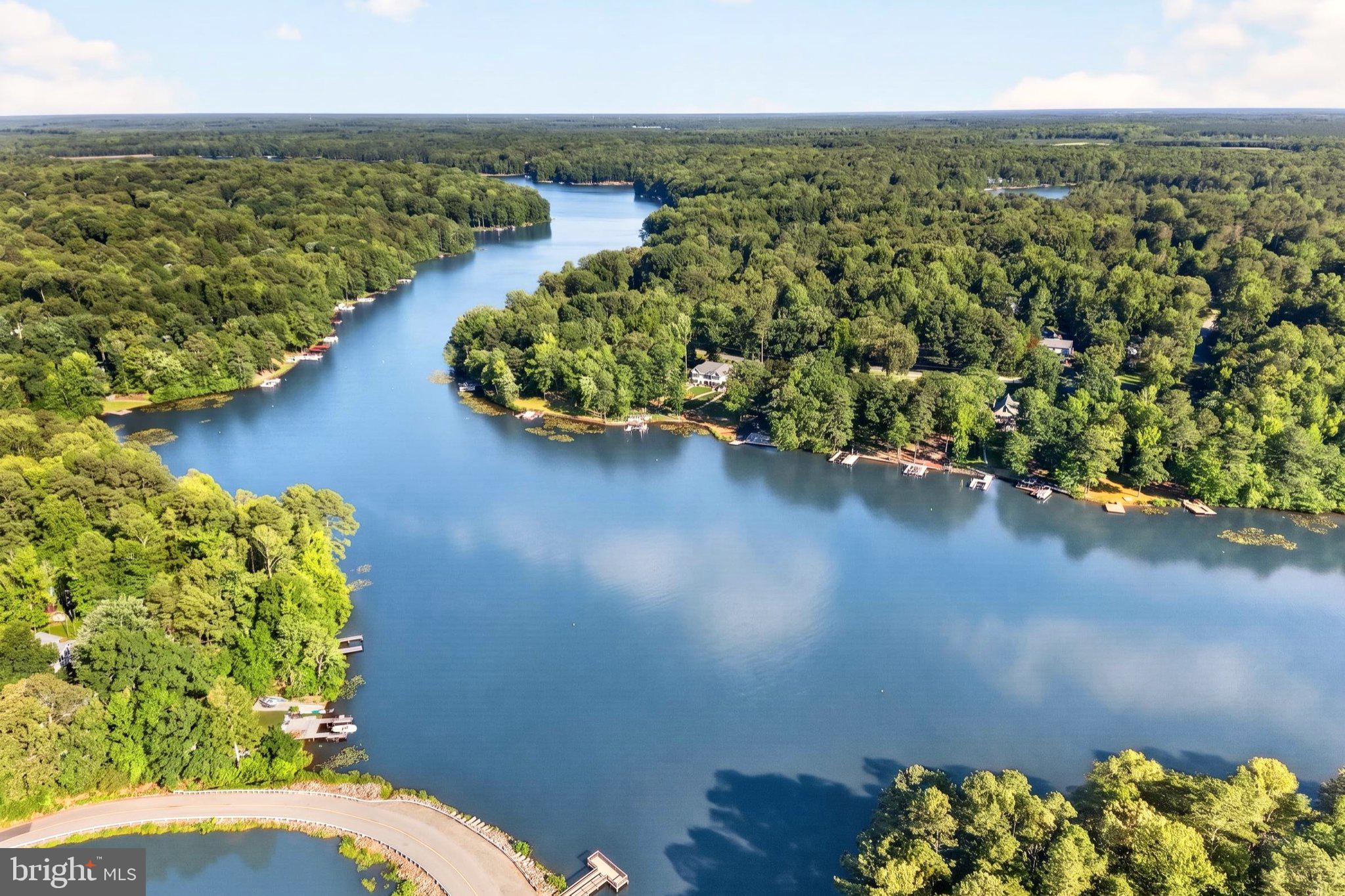 LAKE CAROLINE - Residential