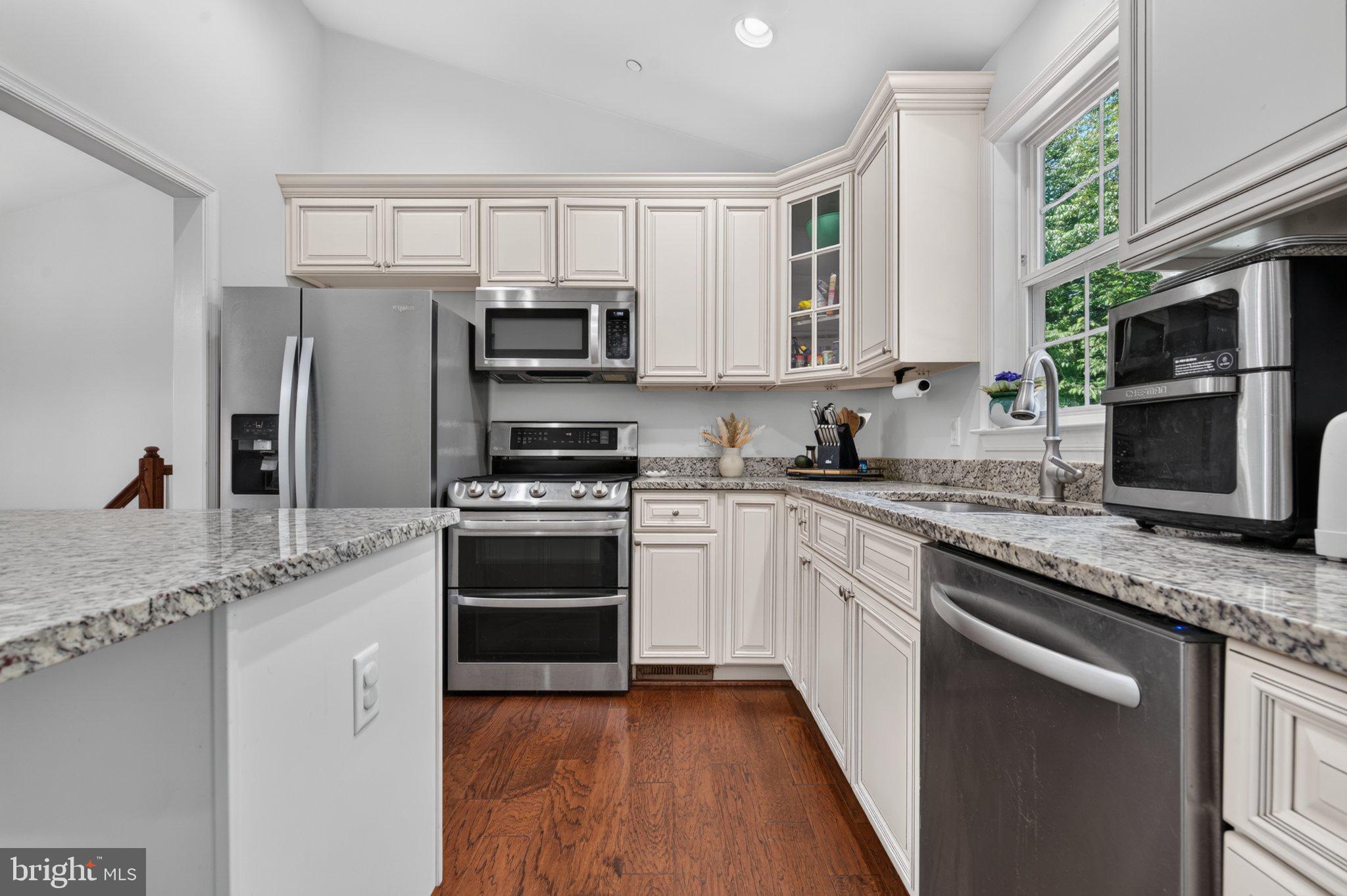 LAKE CAROLINE - Residential