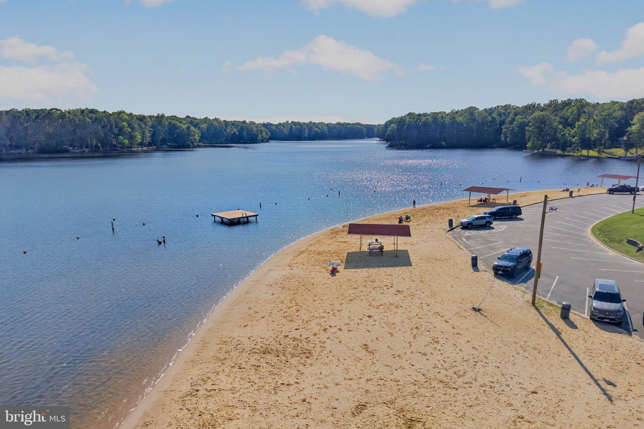LAKE CAROLINE - Residential