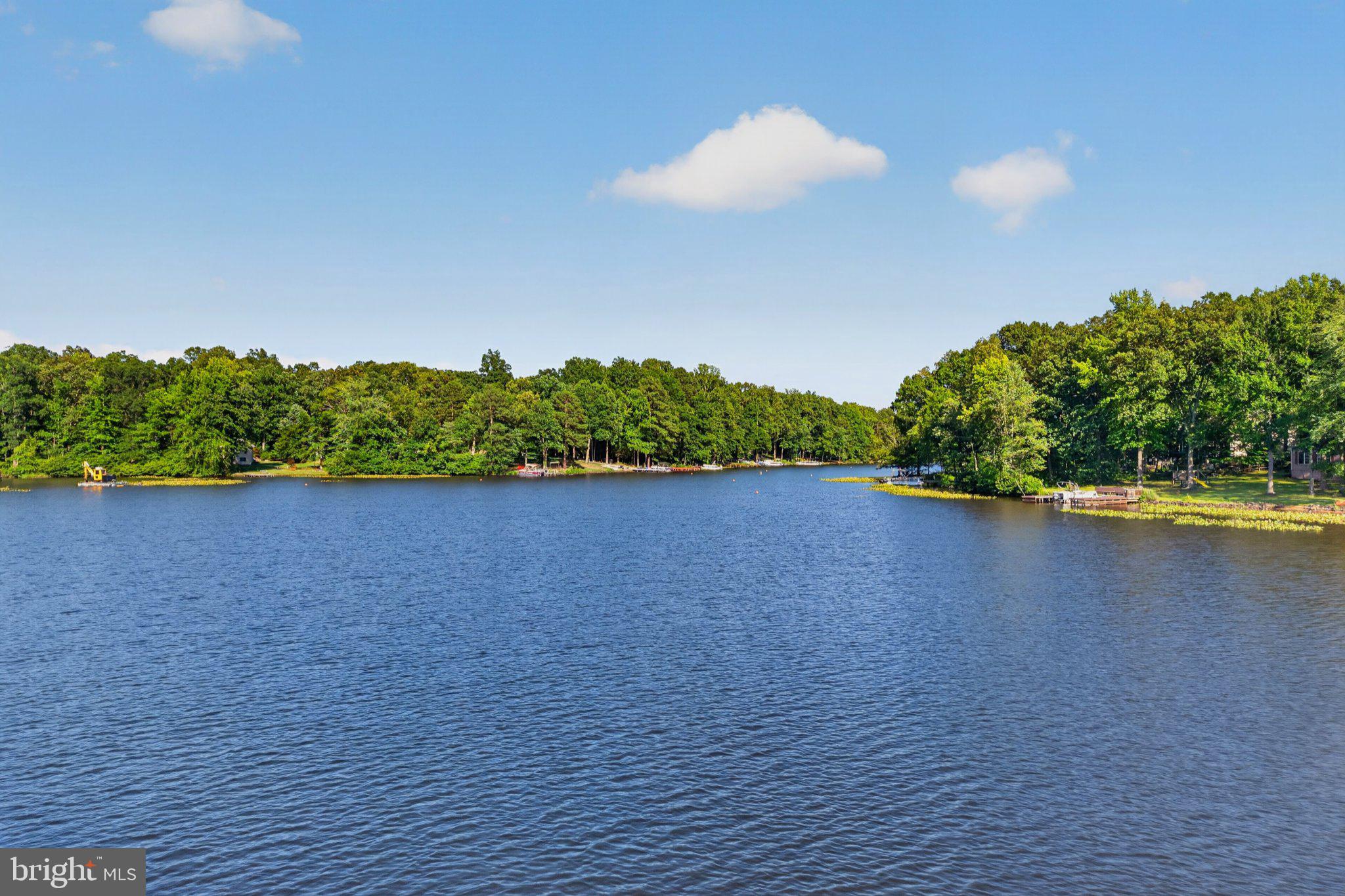 LAKE CAROLINE - Residential