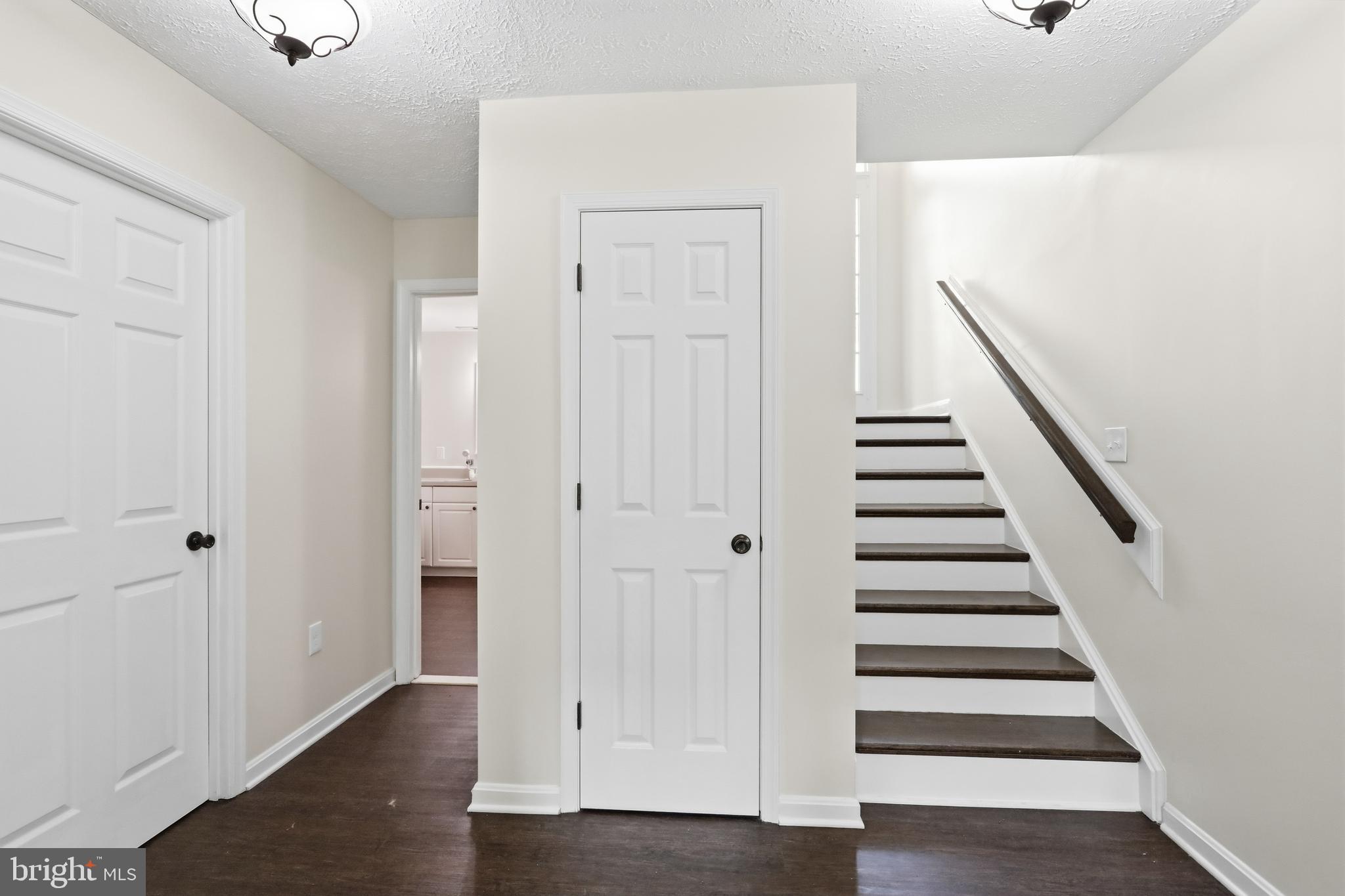 CAVE QUARTERS - Residential