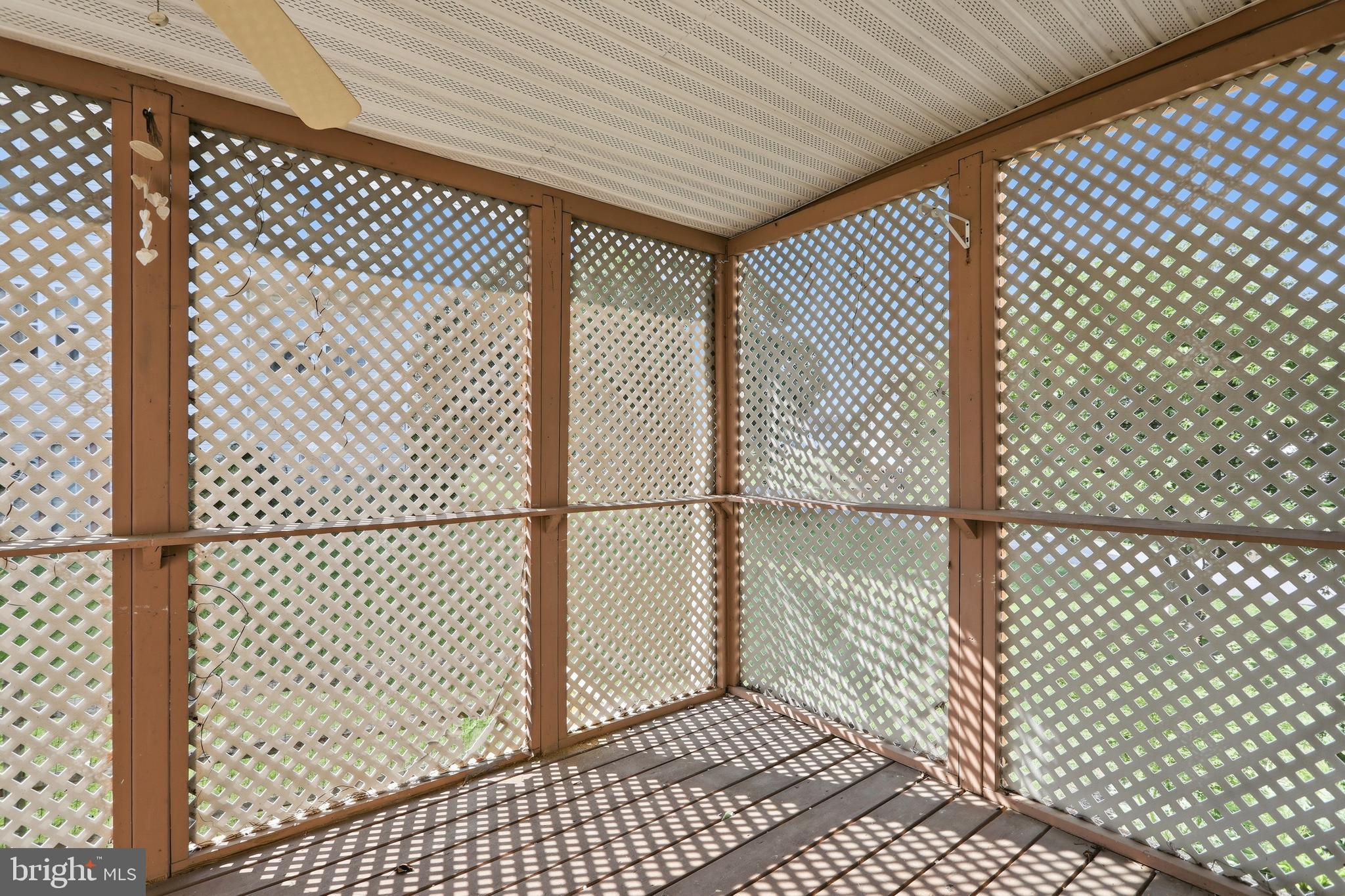 CAVE QUARTERS - Residential