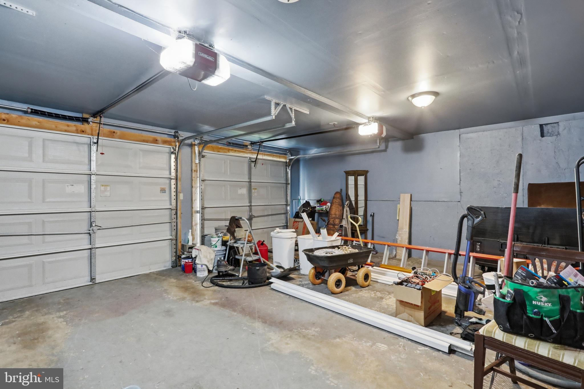 CAVE QUARTERS - Residential