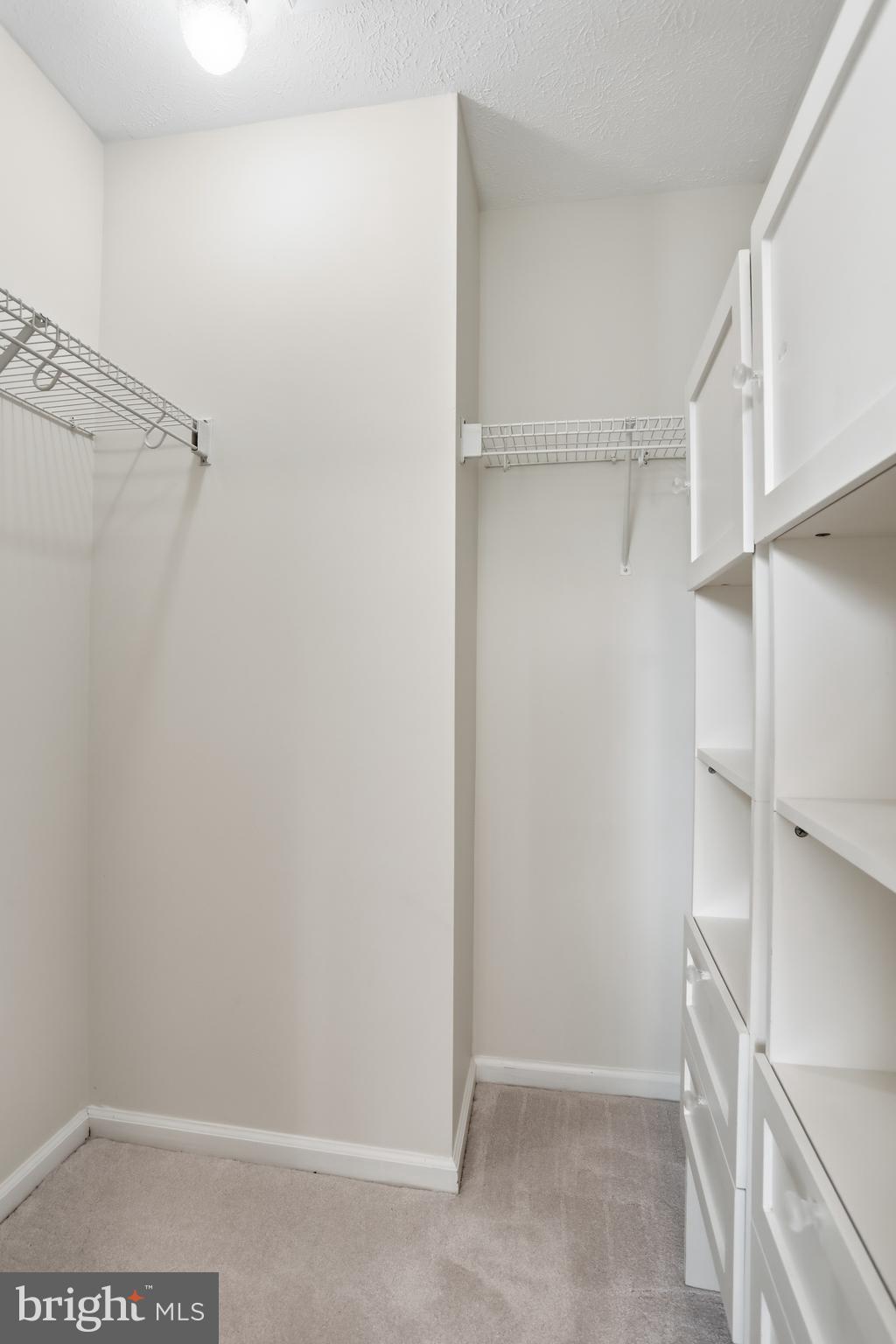 CAVE QUARTERS - Residential