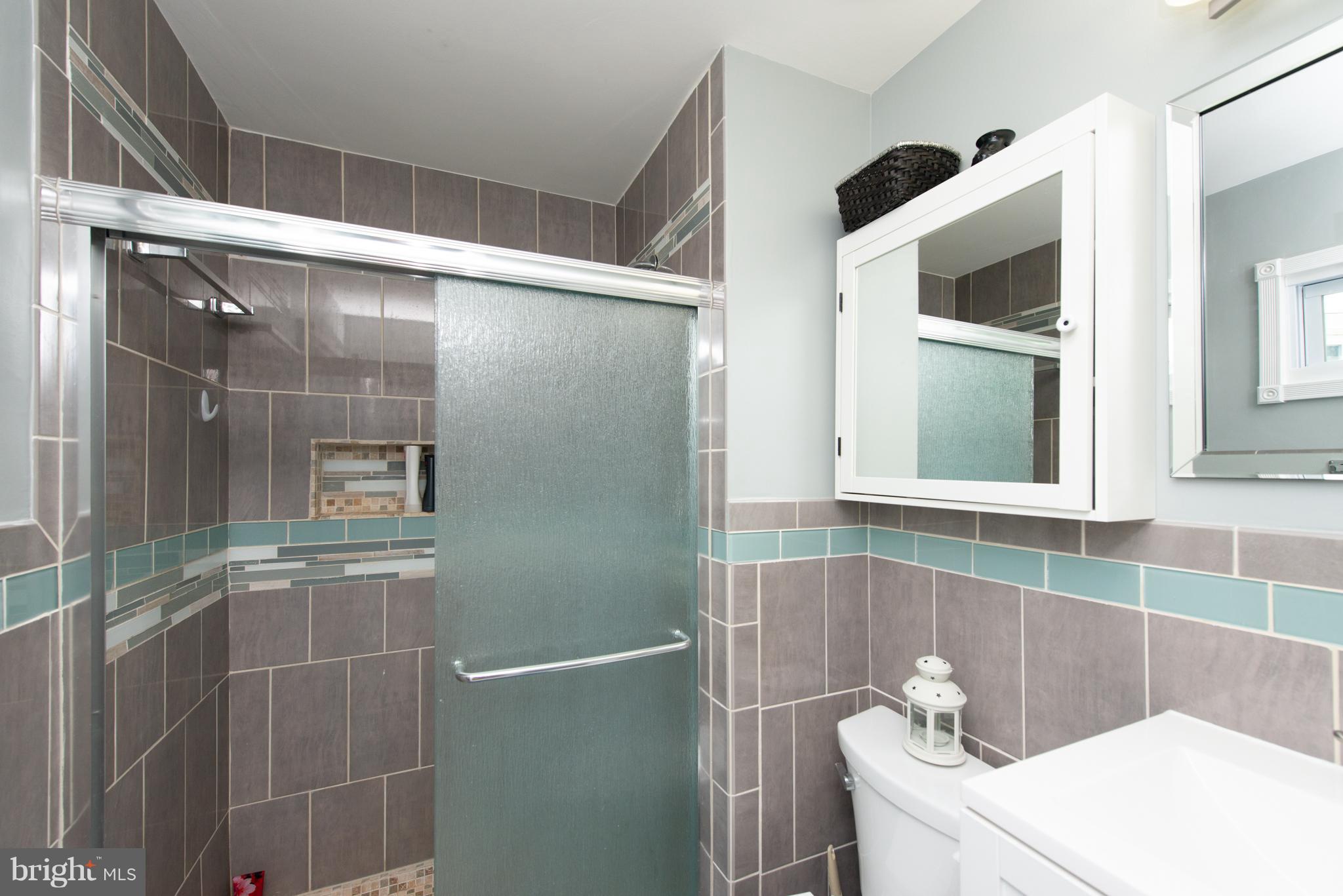 SHANNON SQUARE - Residential