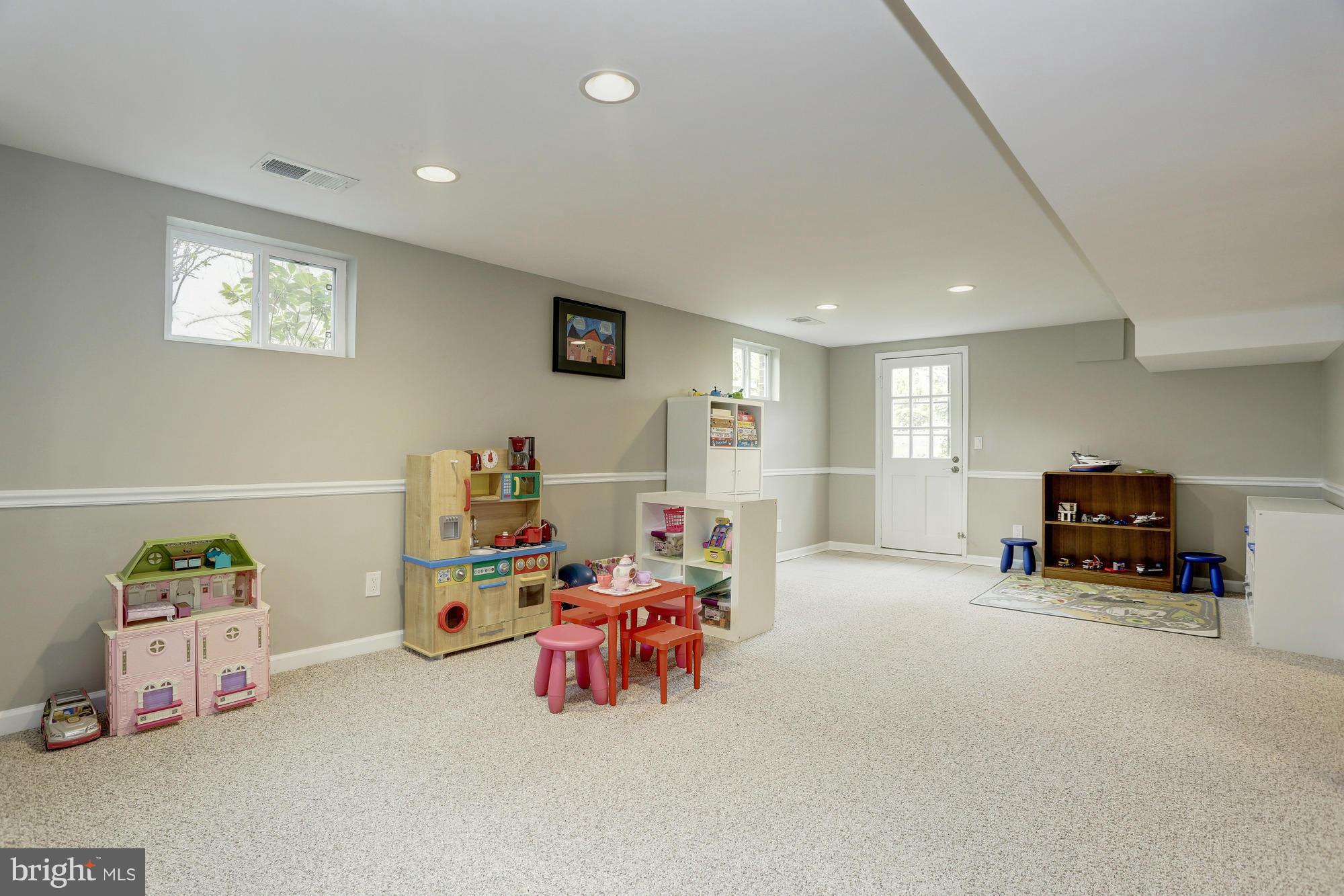 BEVERLY FARMS - Residential