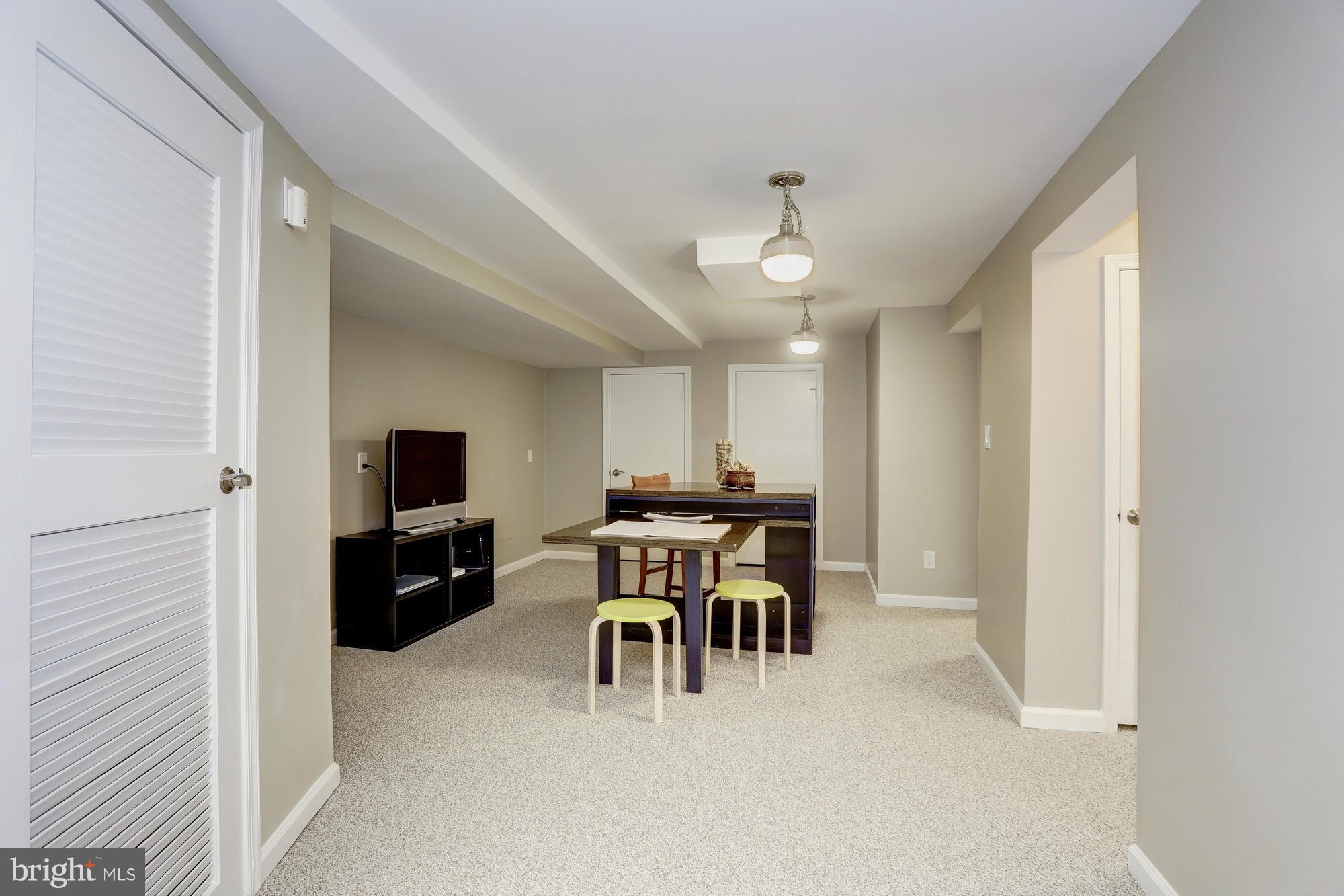 BEVERLY FARMS - Residential