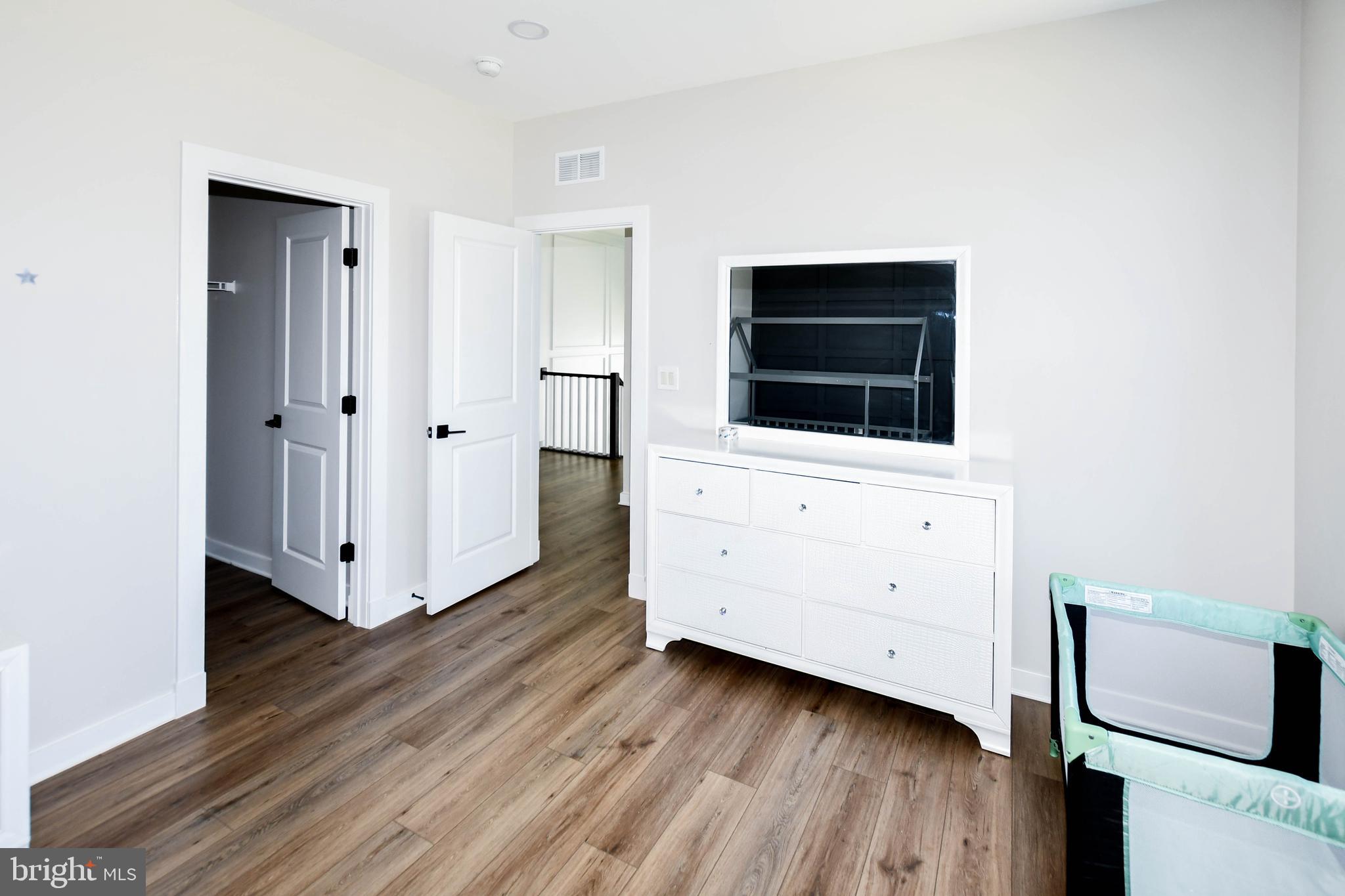 SOUTHLAKE - Residential