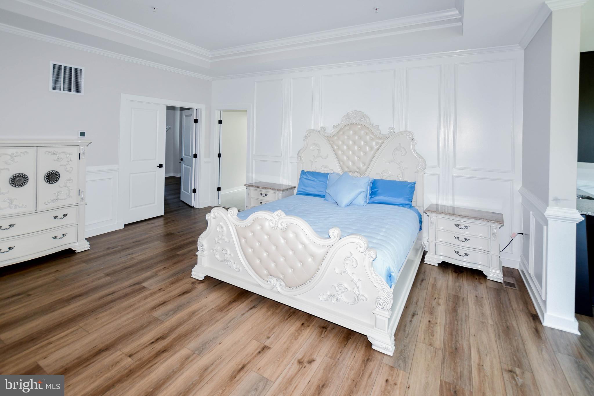 SOUTHLAKE - Residential