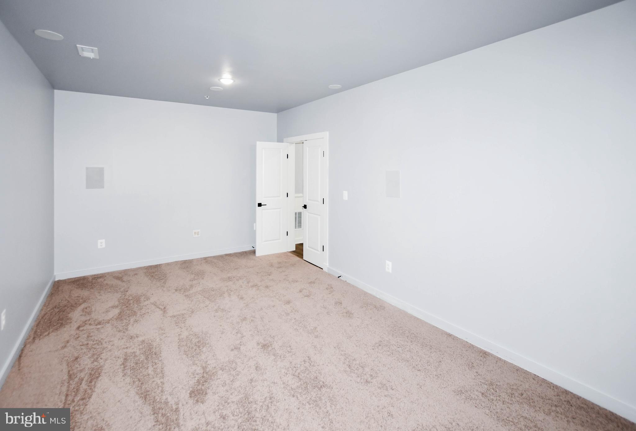 SOUTHLAKE - Residential