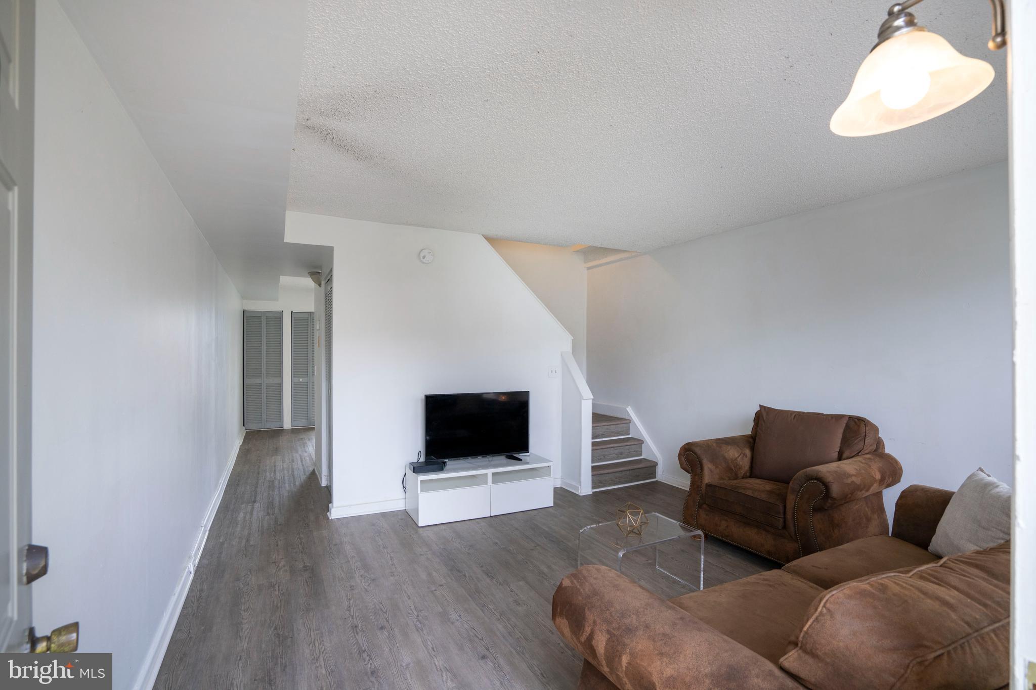 STRATFORD COURT - Residential