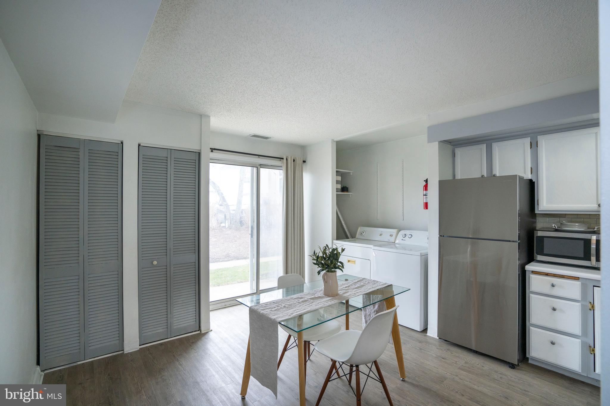 STRATFORD COURT - Residential