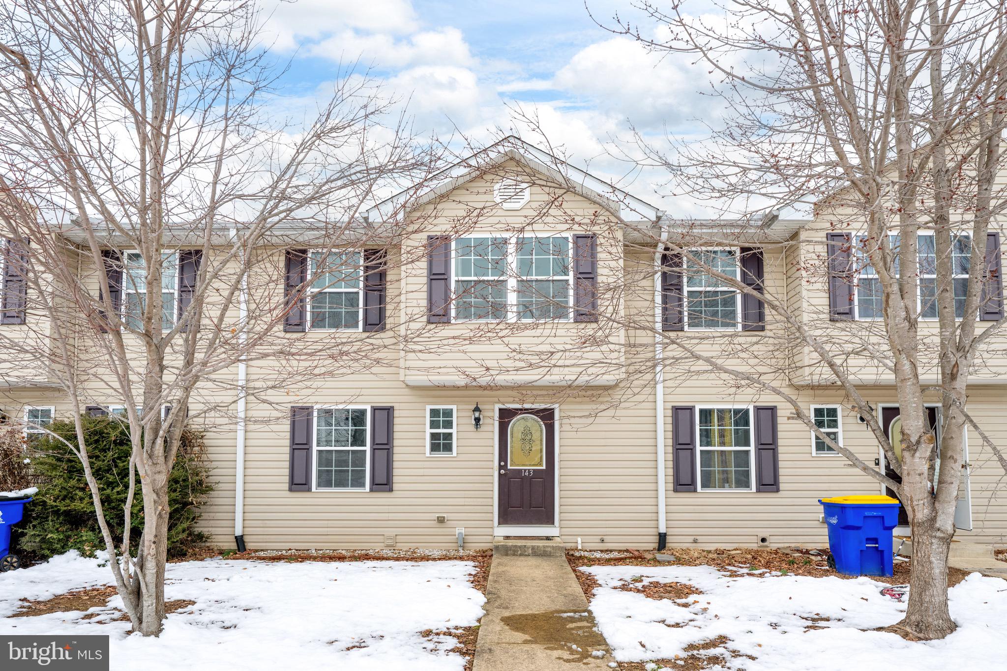Back on the market through no fault of the seller! If you missed it the first time, here’s your chance to make it yours. Welcome to 143 Medal Way in the Linkside community of Magnolia. This interior townhome offers a bright, easy-flow layout with three bedrooms and three and a half bathrooms. Conveniently located near shopping, dining, schools, and major routes, it’s a great option for comfortable everyday living. Schedule your tour today!