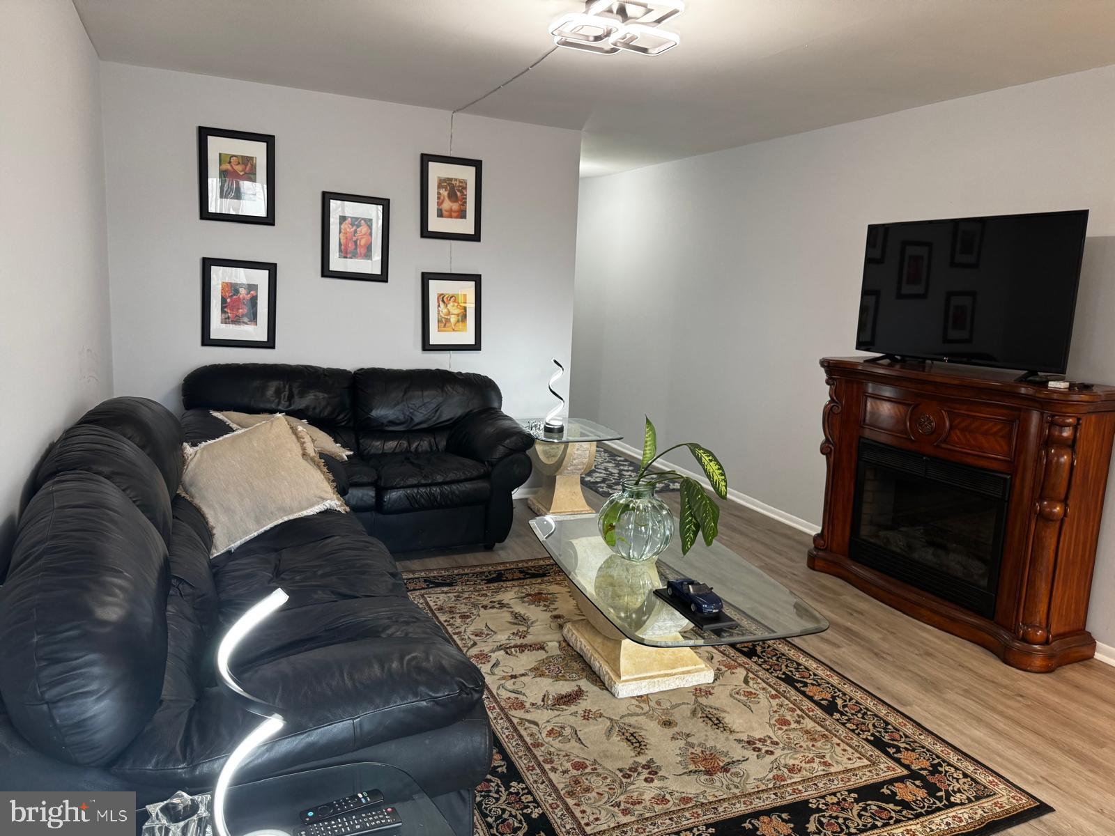 CHELSEA WOODS CONDO - Residential