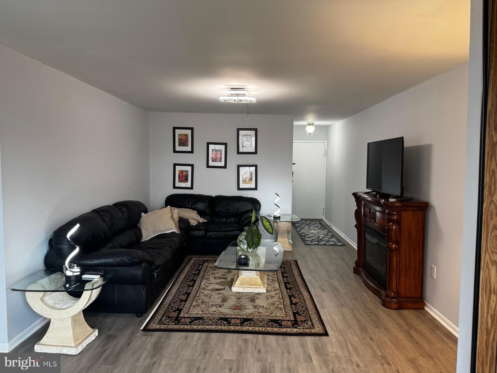 CHELSEA WOODS CONDO - Residential