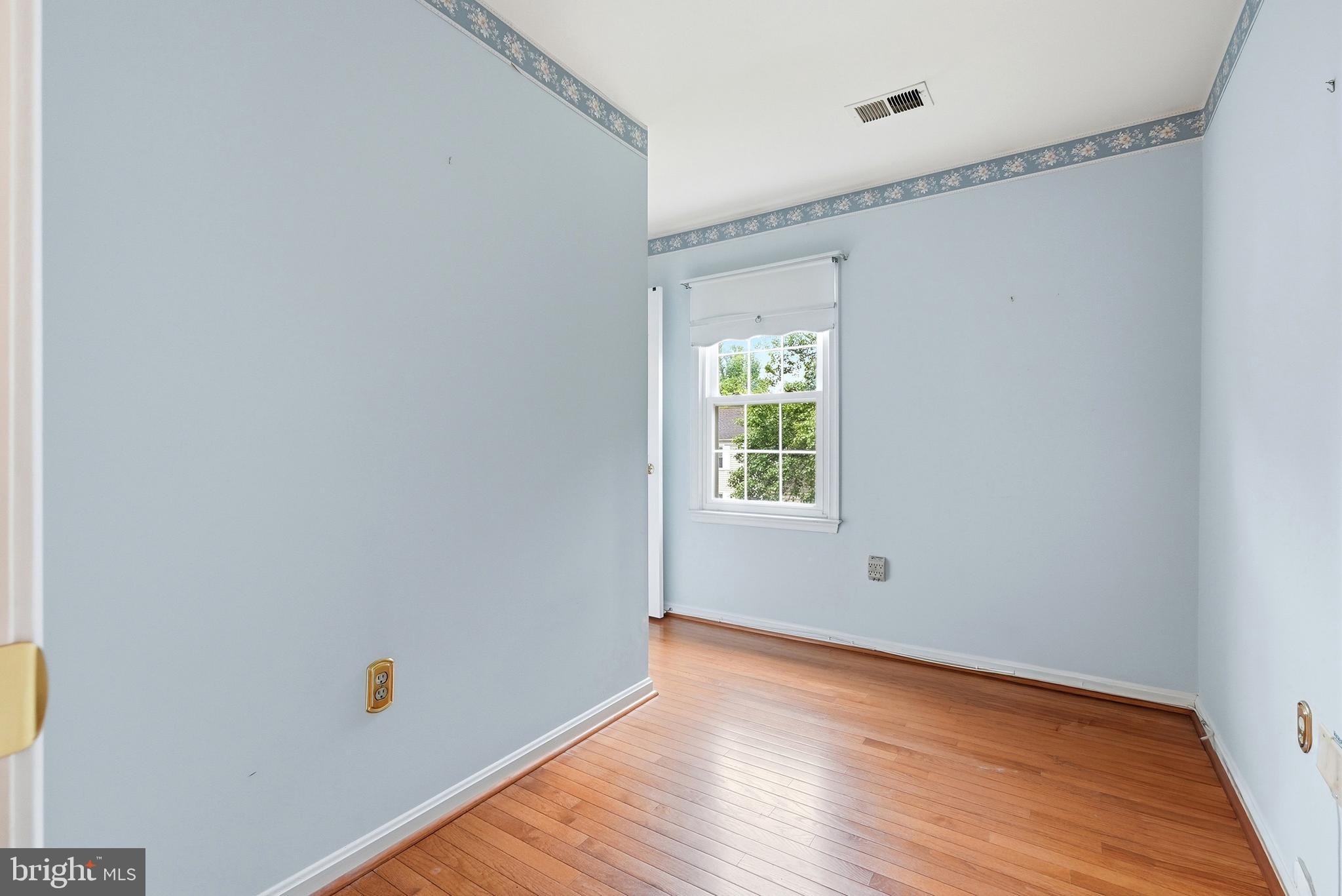 LONGMEAD - Residential