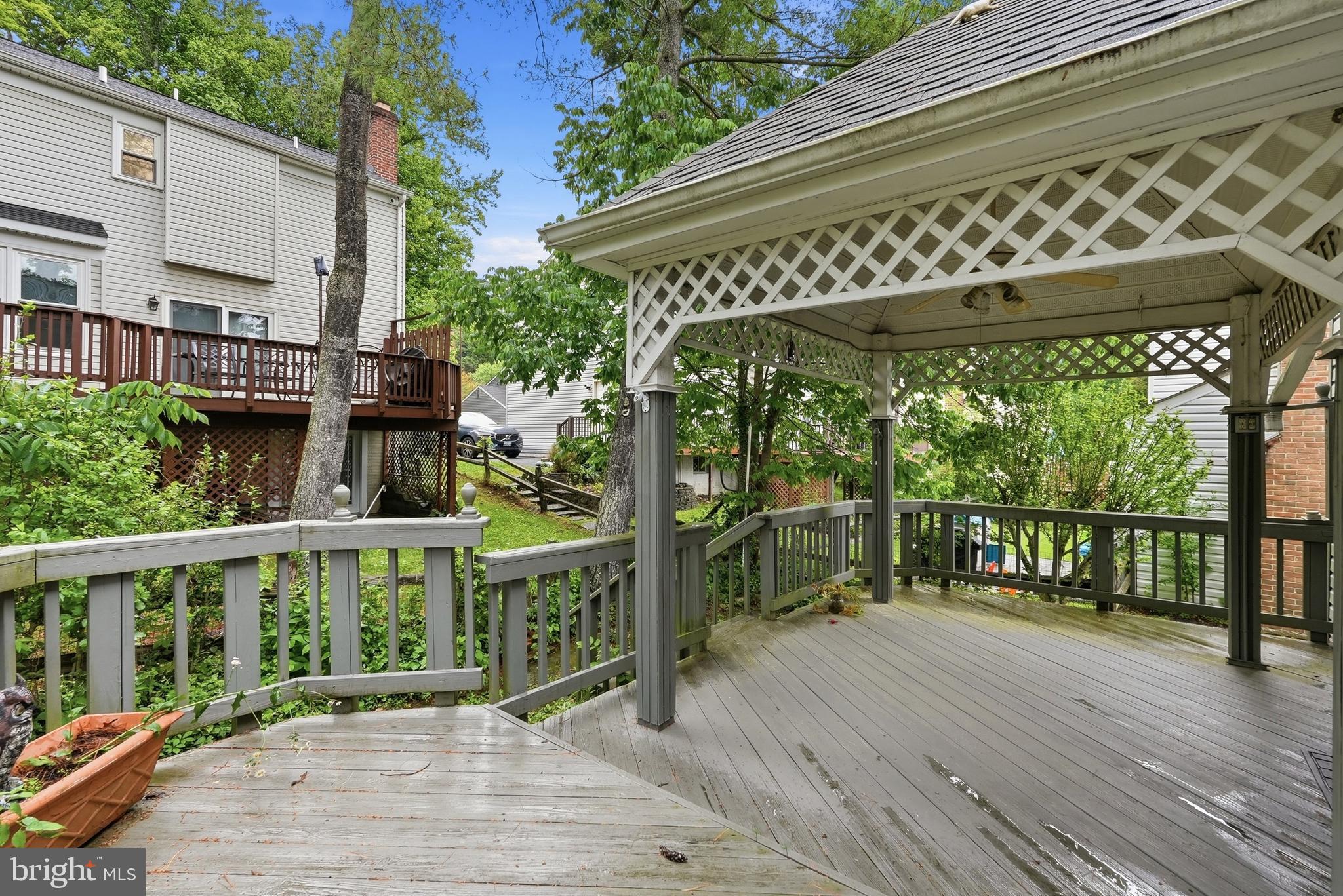 LONGMEAD - Residential