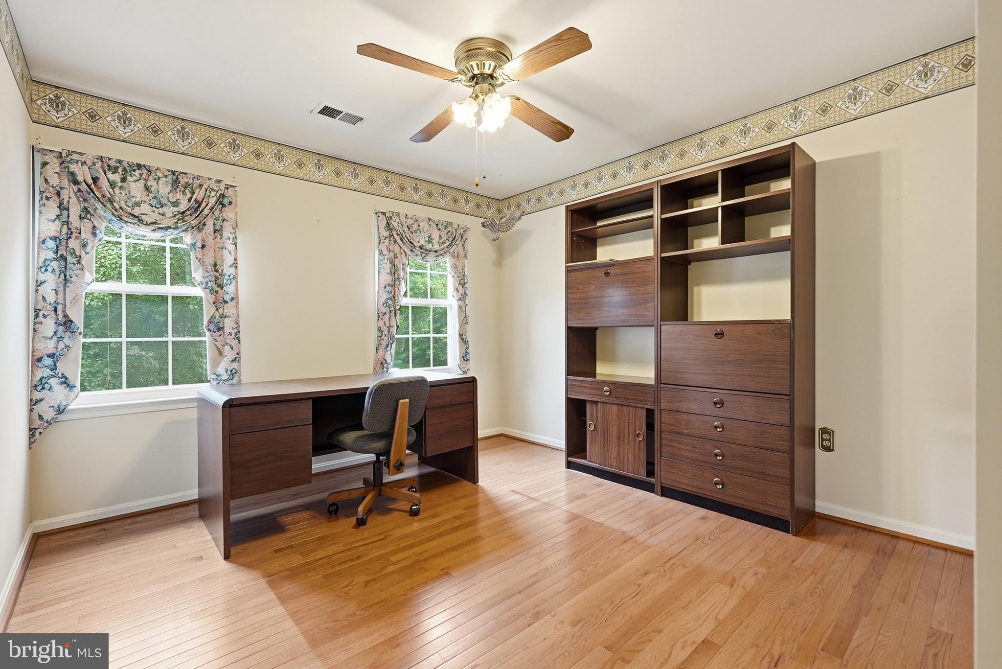 LONGMEAD - Residential
