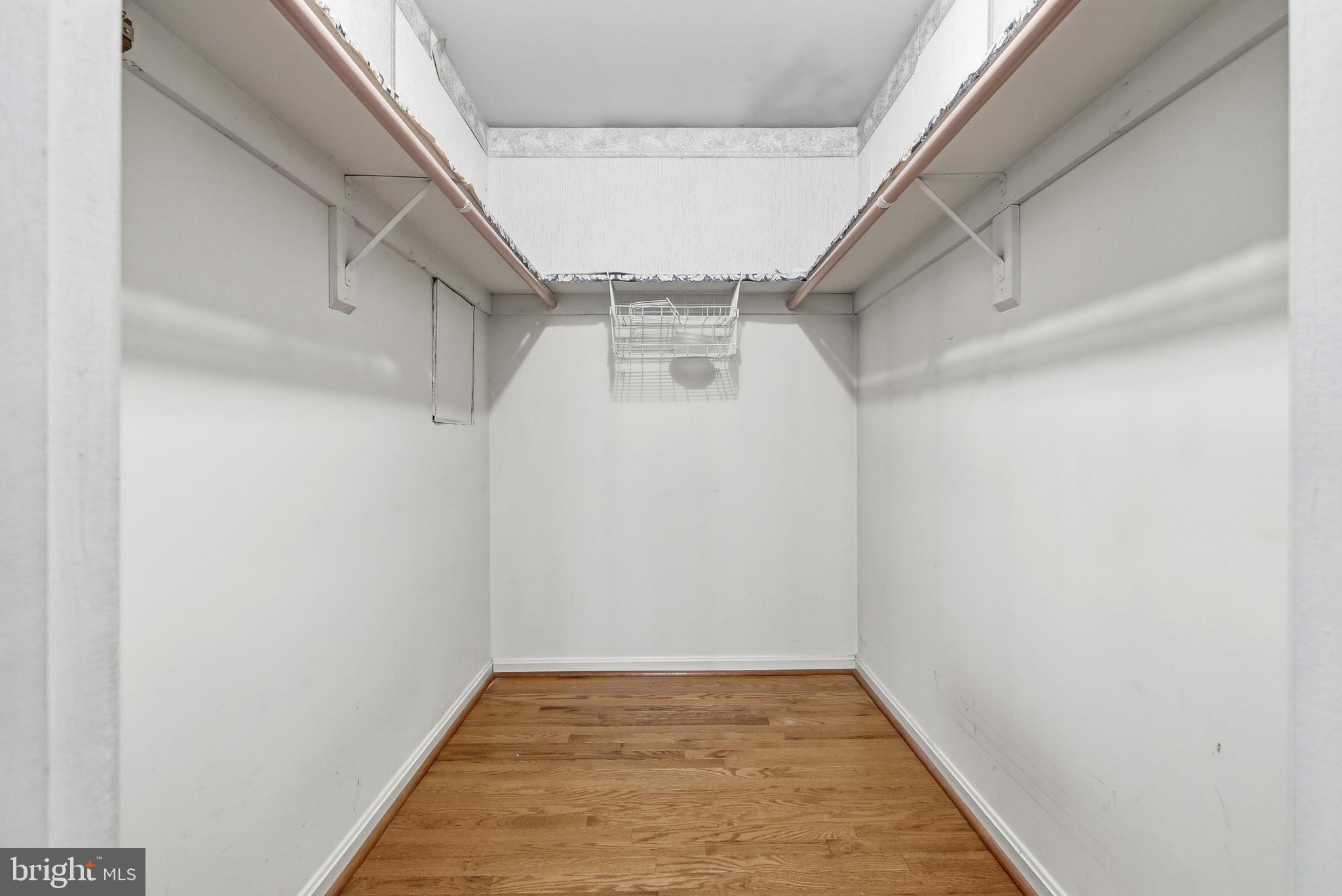 LONGMEAD - Residential
