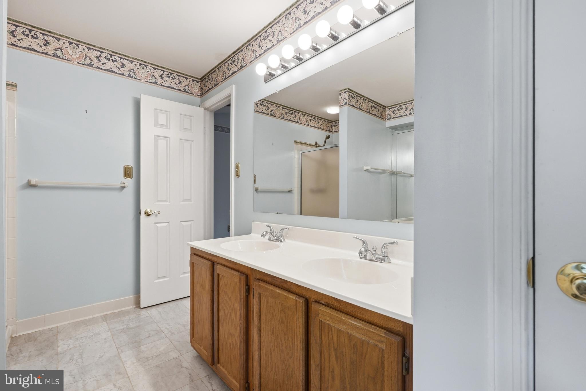 LONGMEAD - Residential