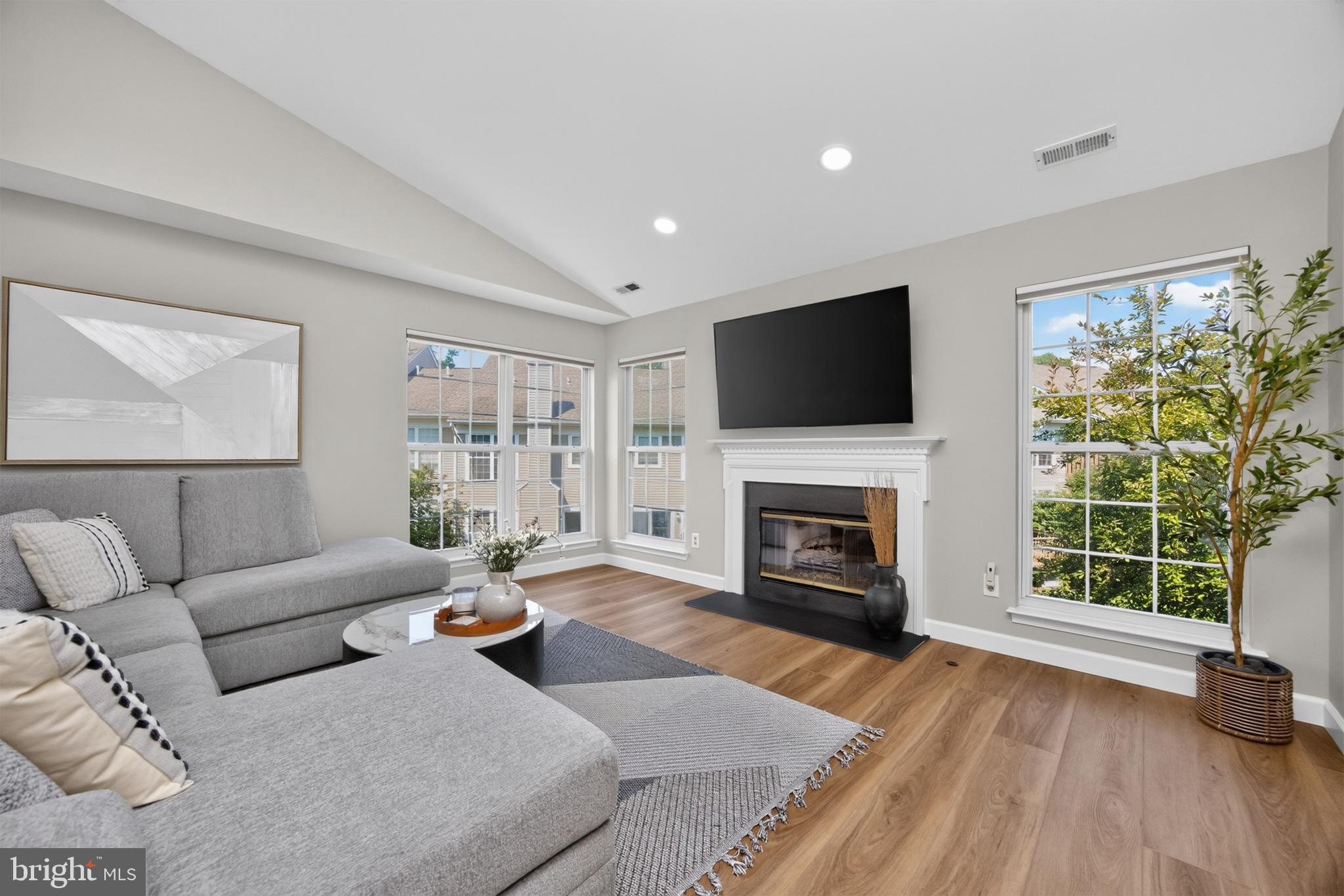 CHARLESTOWN HUNT - Residential