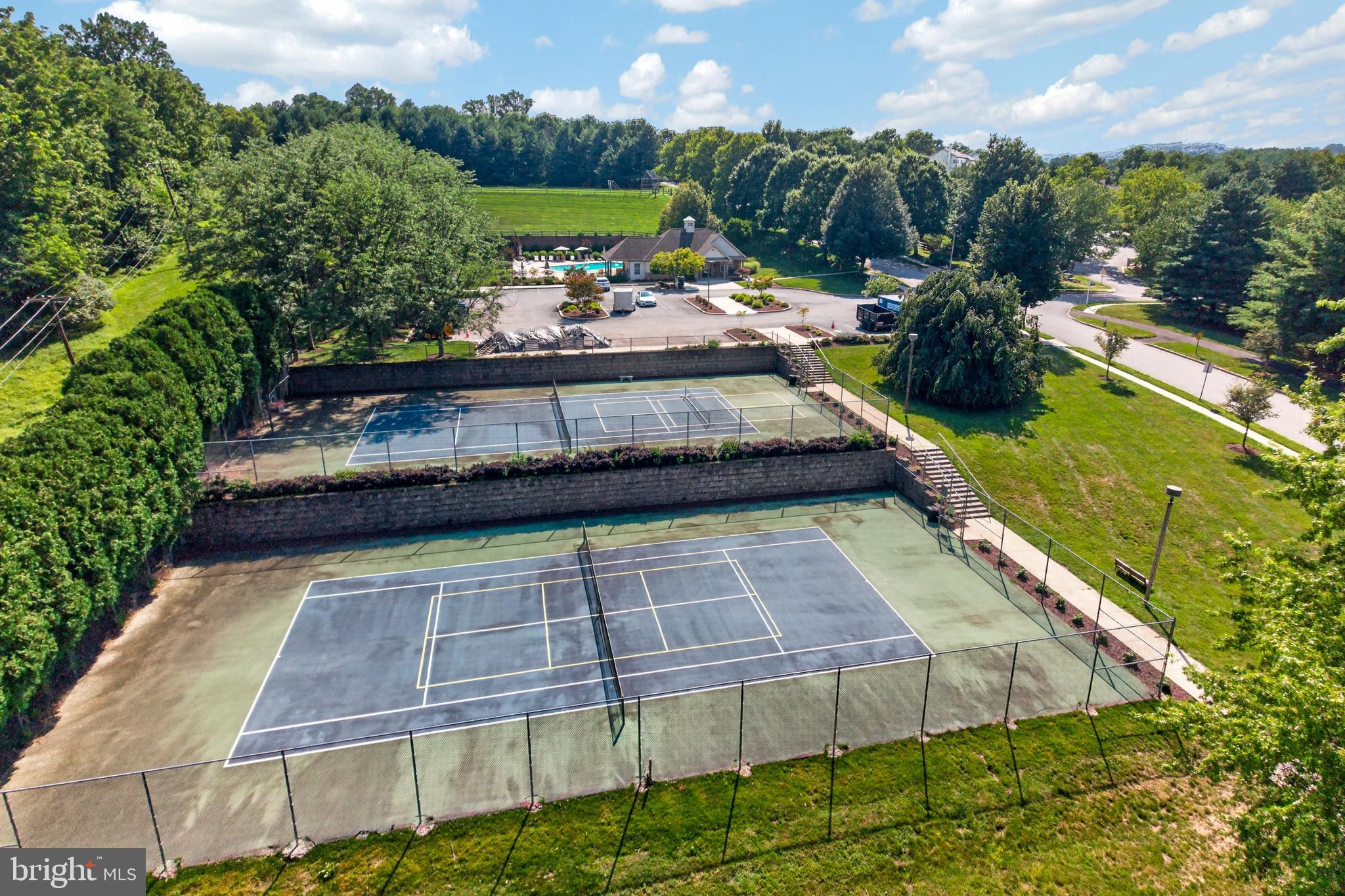 CHARLESTOWN HUNT - Residential