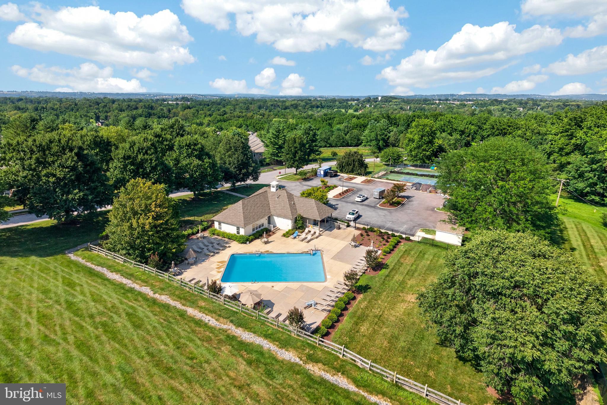 CHARLESTOWN HUNT - Residential