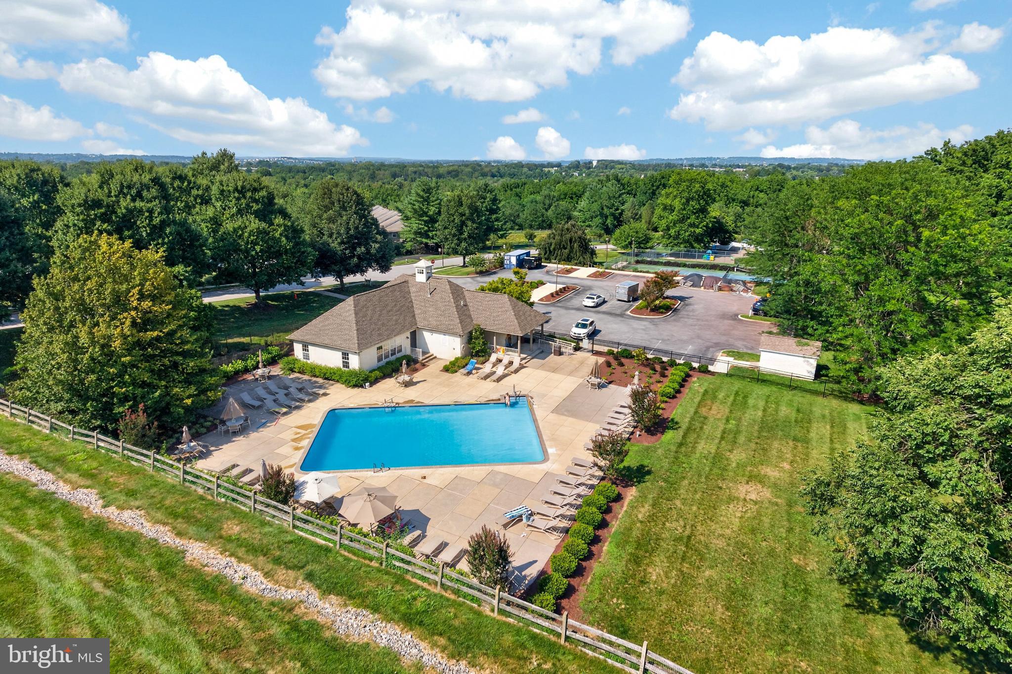 CHARLESTOWN HUNT - Residential