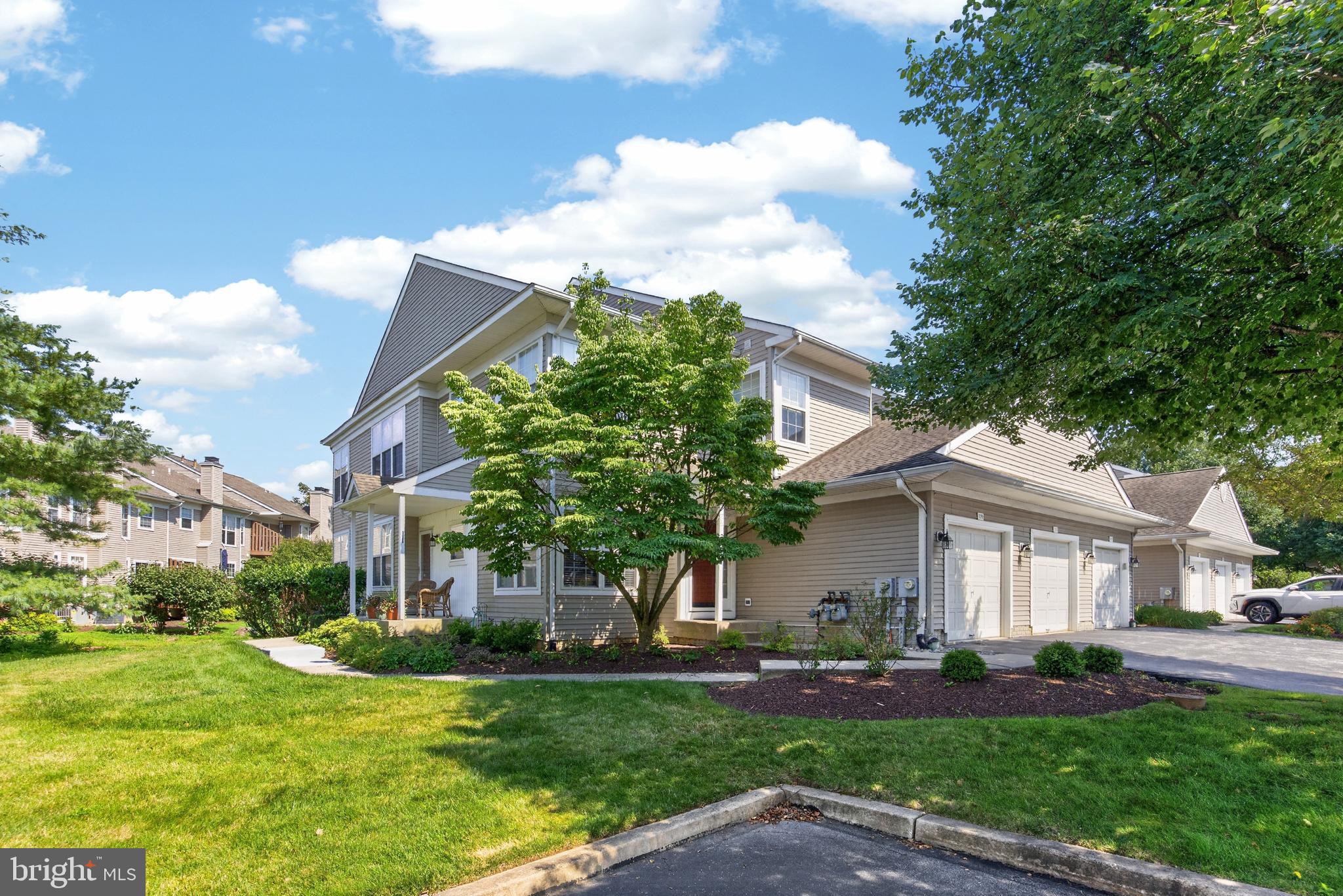 CHARLESTOWN HUNT - Residential