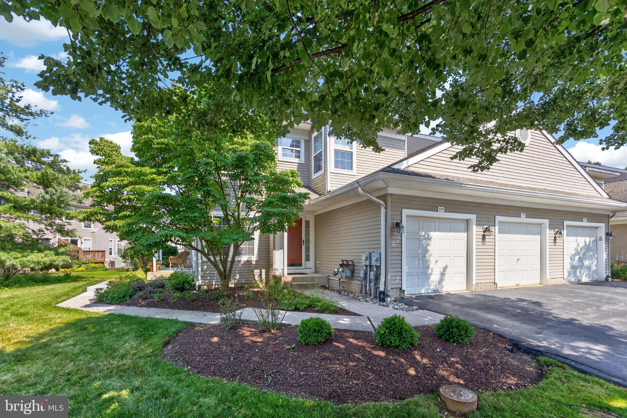 CHARLESTOWN HUNT - Residential