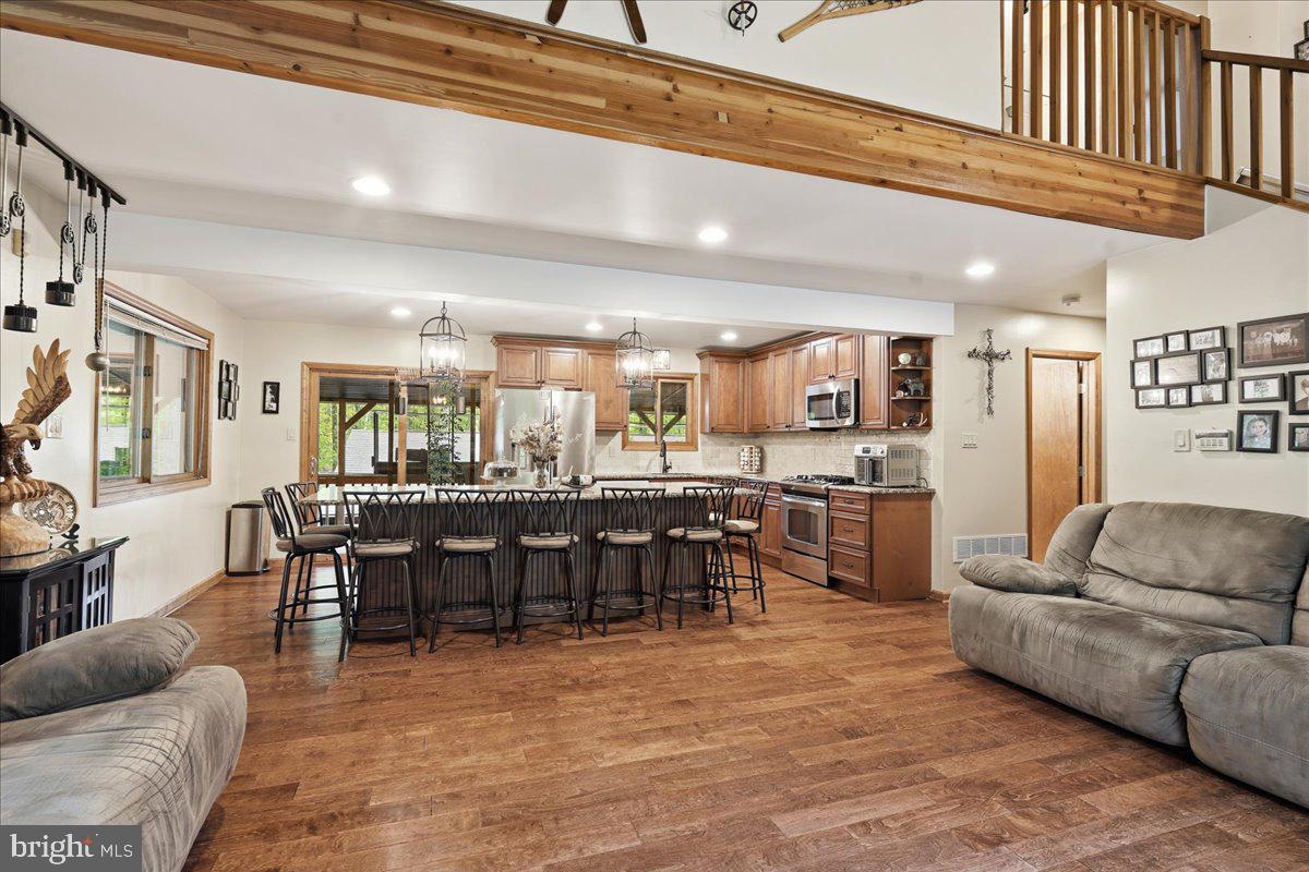 EAGLE ROCK RESORT - Residential