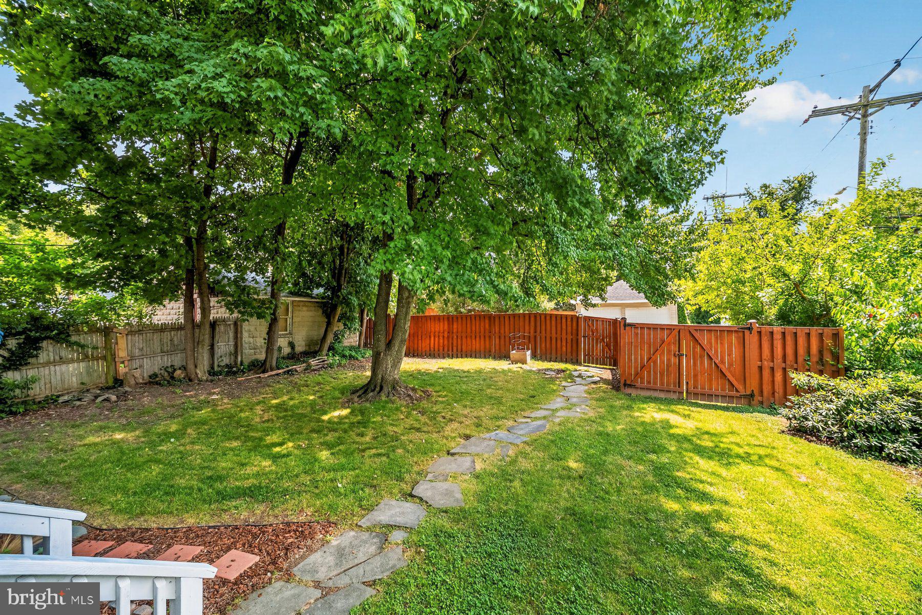 HAMILTON HILLS - Residential