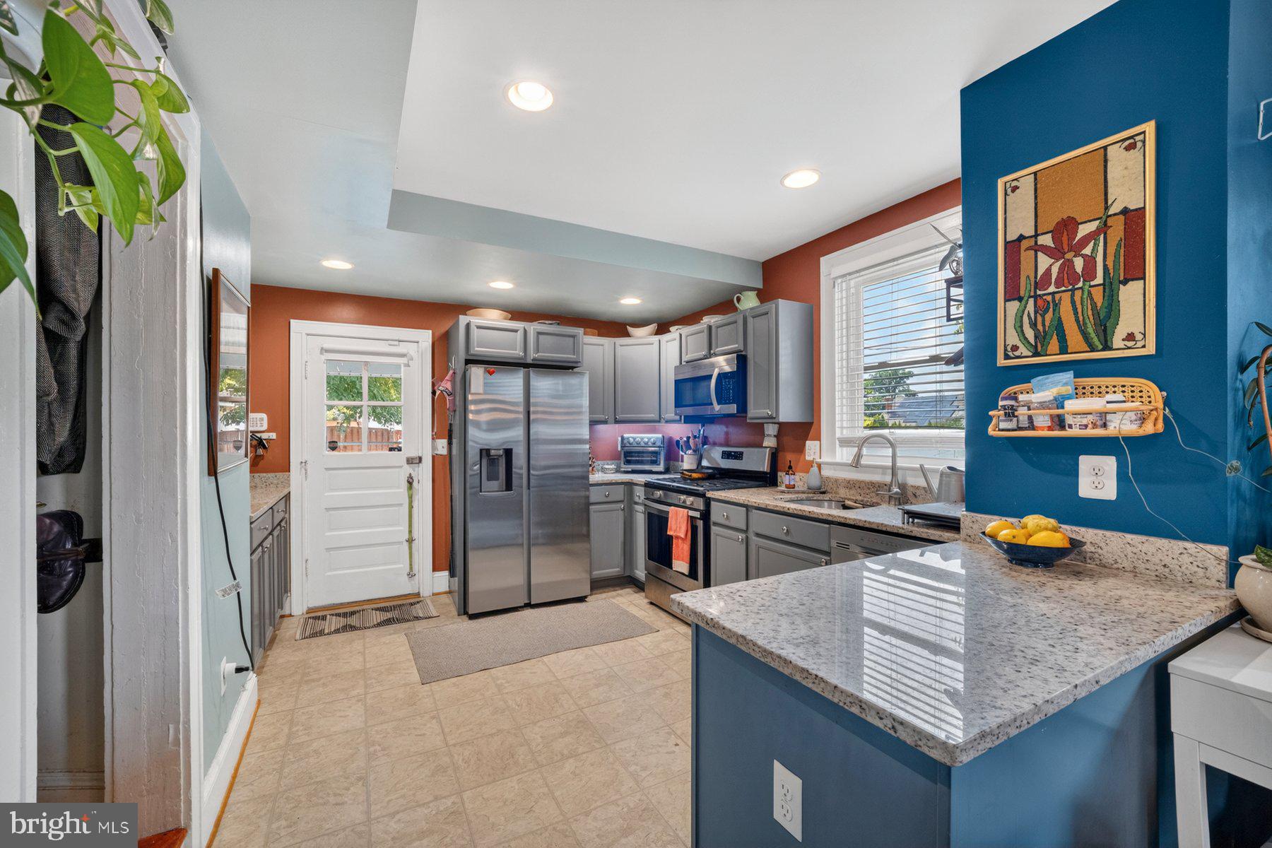 HAMILTON HILLS - Residential
