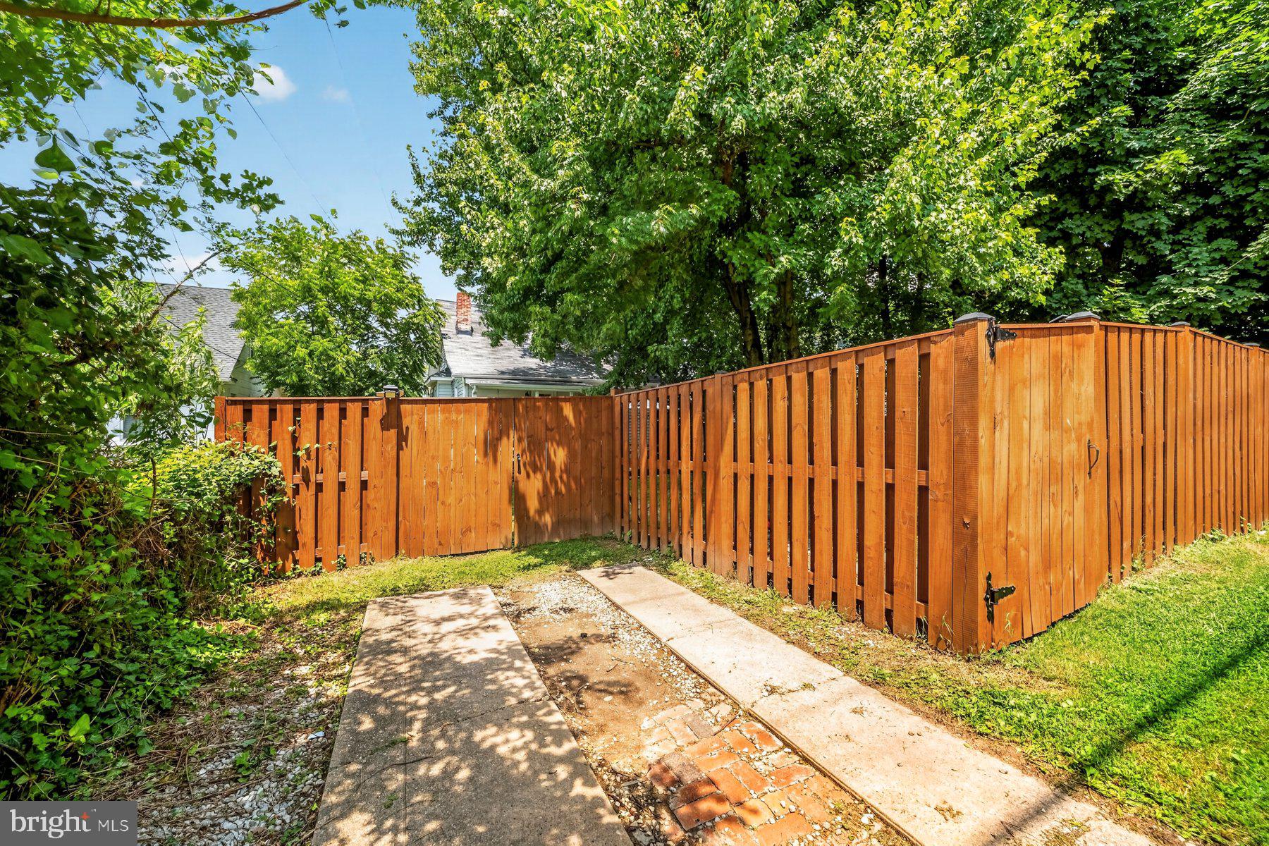 HAMILTON HILLS - Residential