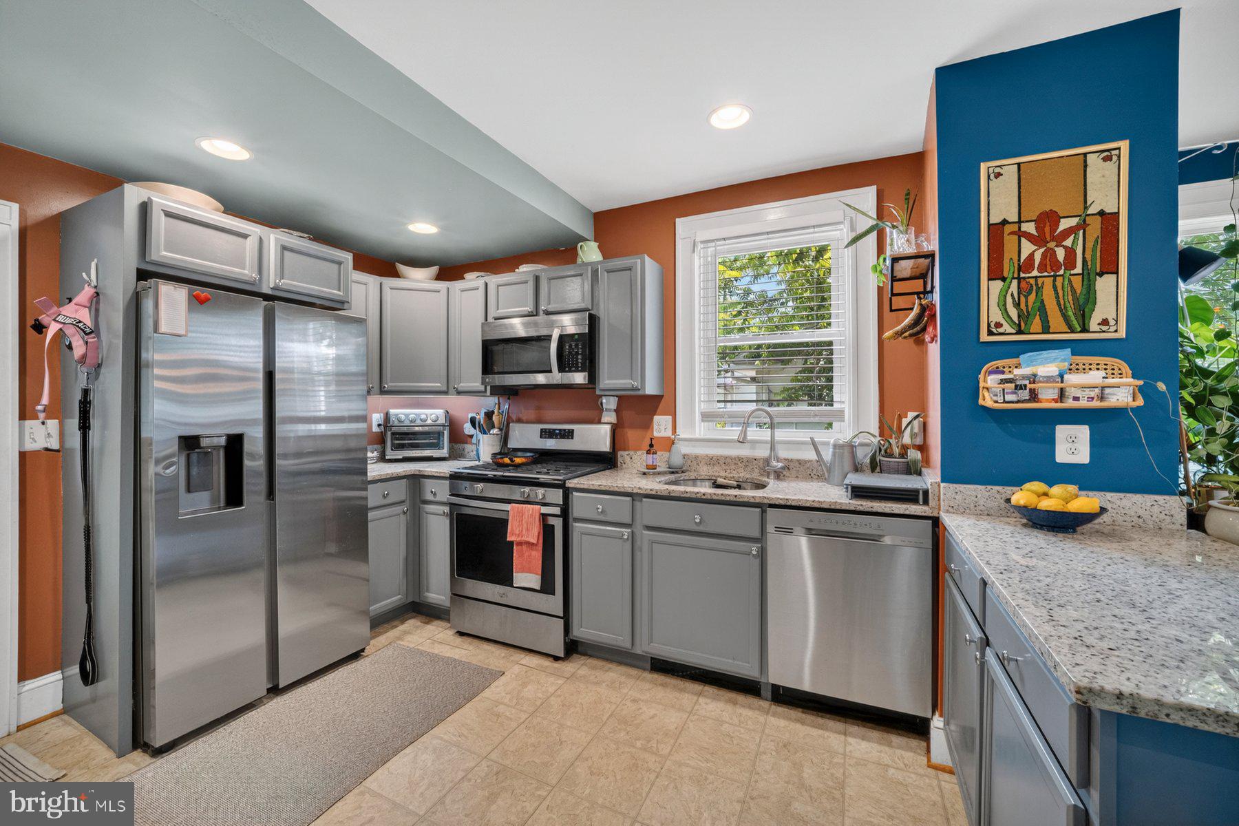 HAMILTON HILLS - Residential