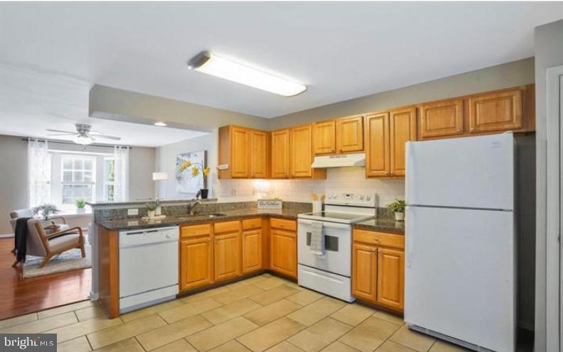STONE RIVER - Residential Lease