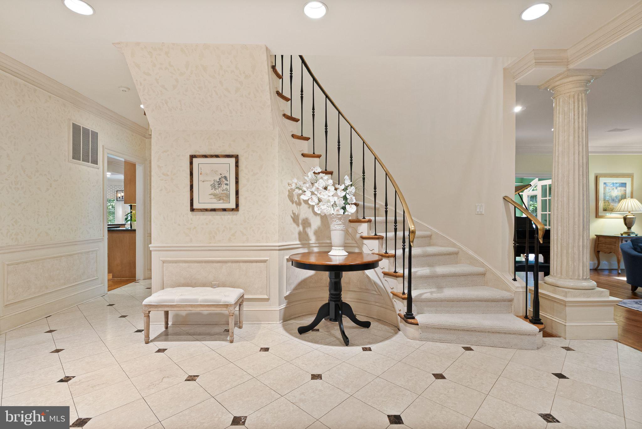 POTOMAC OUTSIDE - Residential