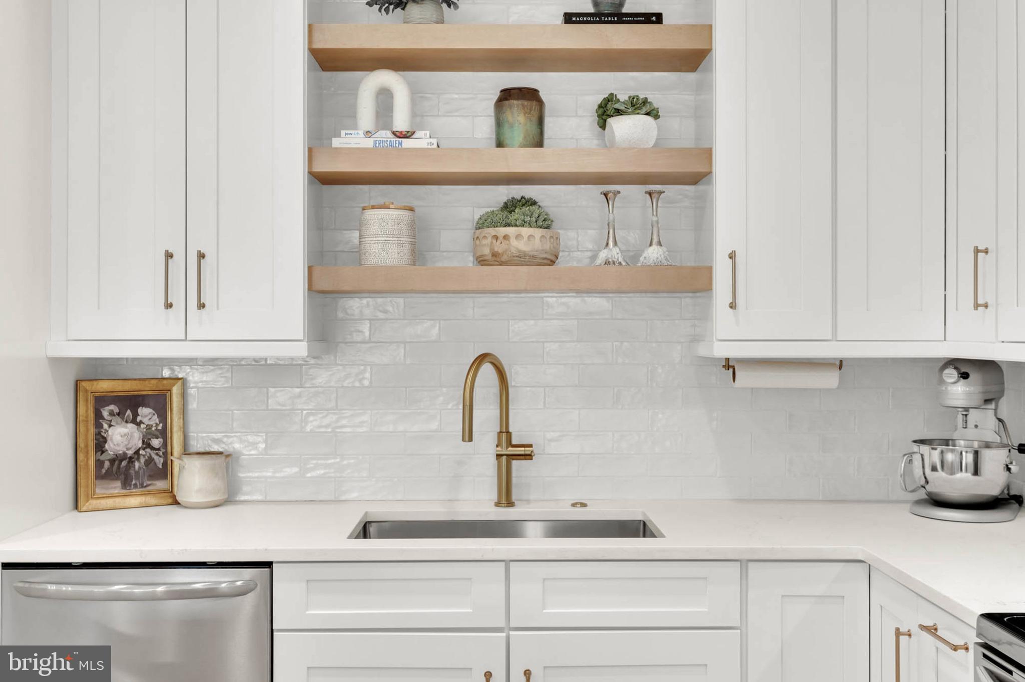 HILLSMERE SHORES - Residential