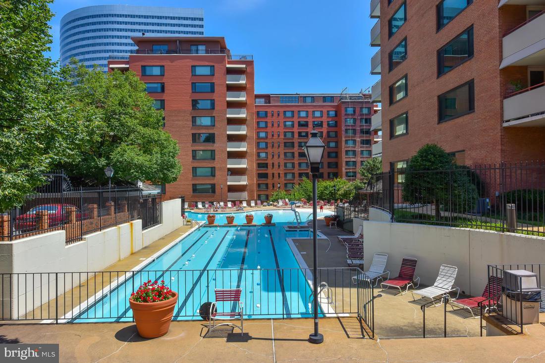 RIVER PLACE - Residential