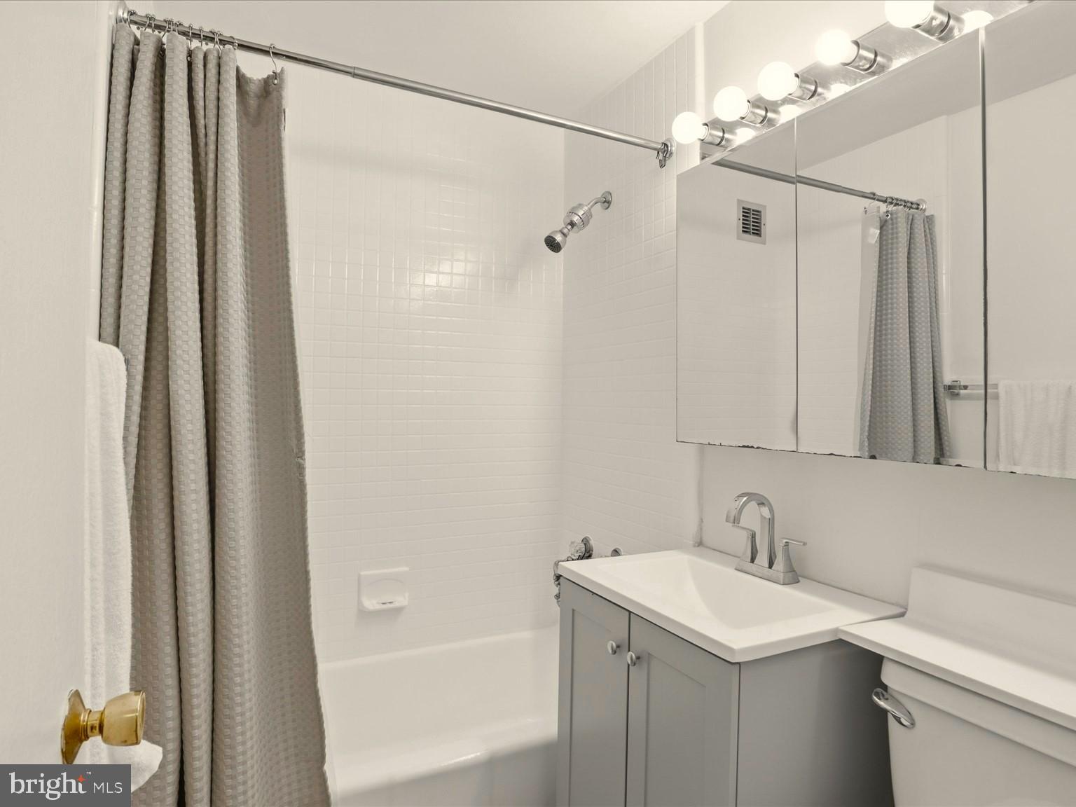 RIVER PLACE - Residential
