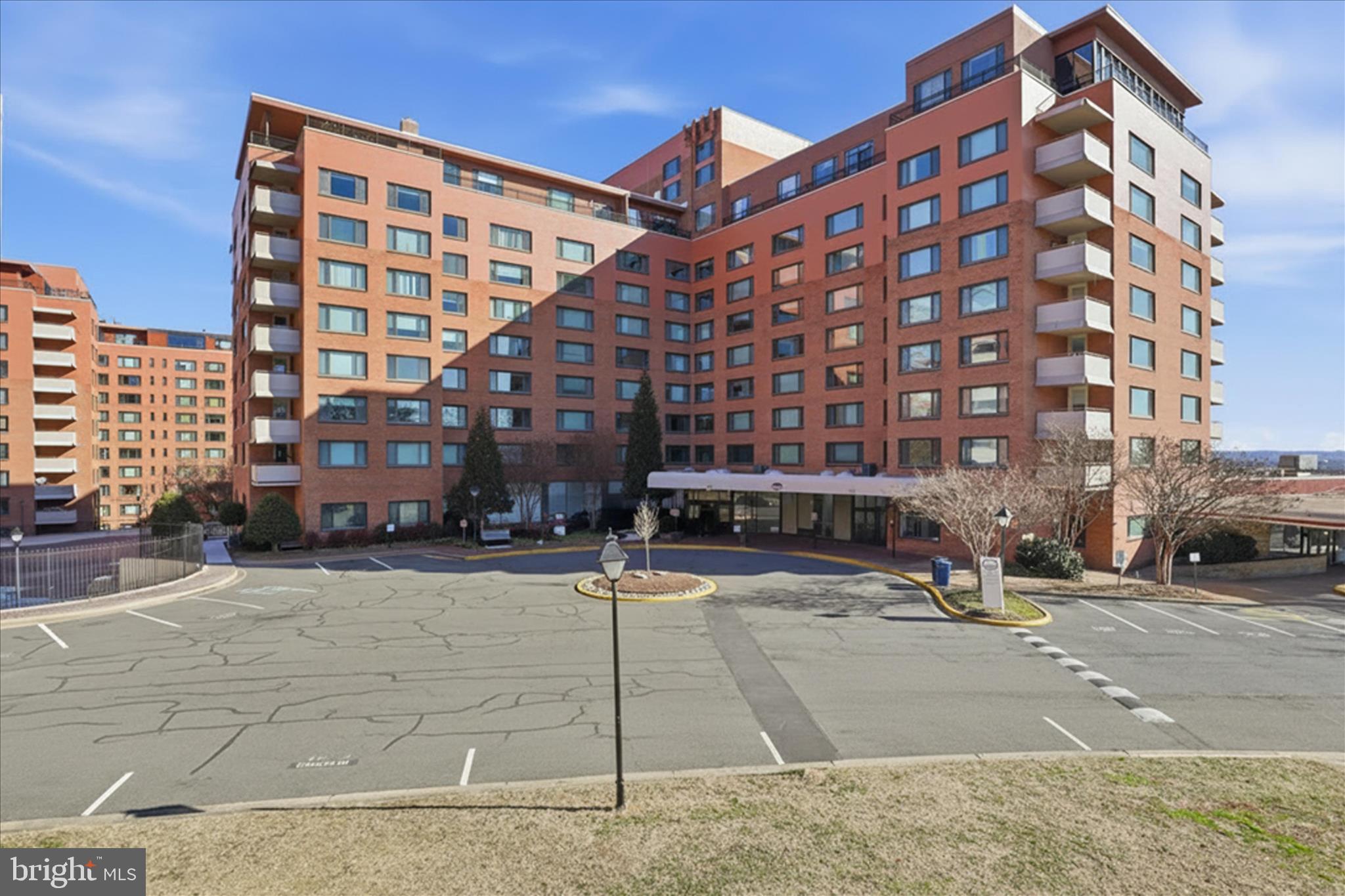 RIVER PLACE - Residential