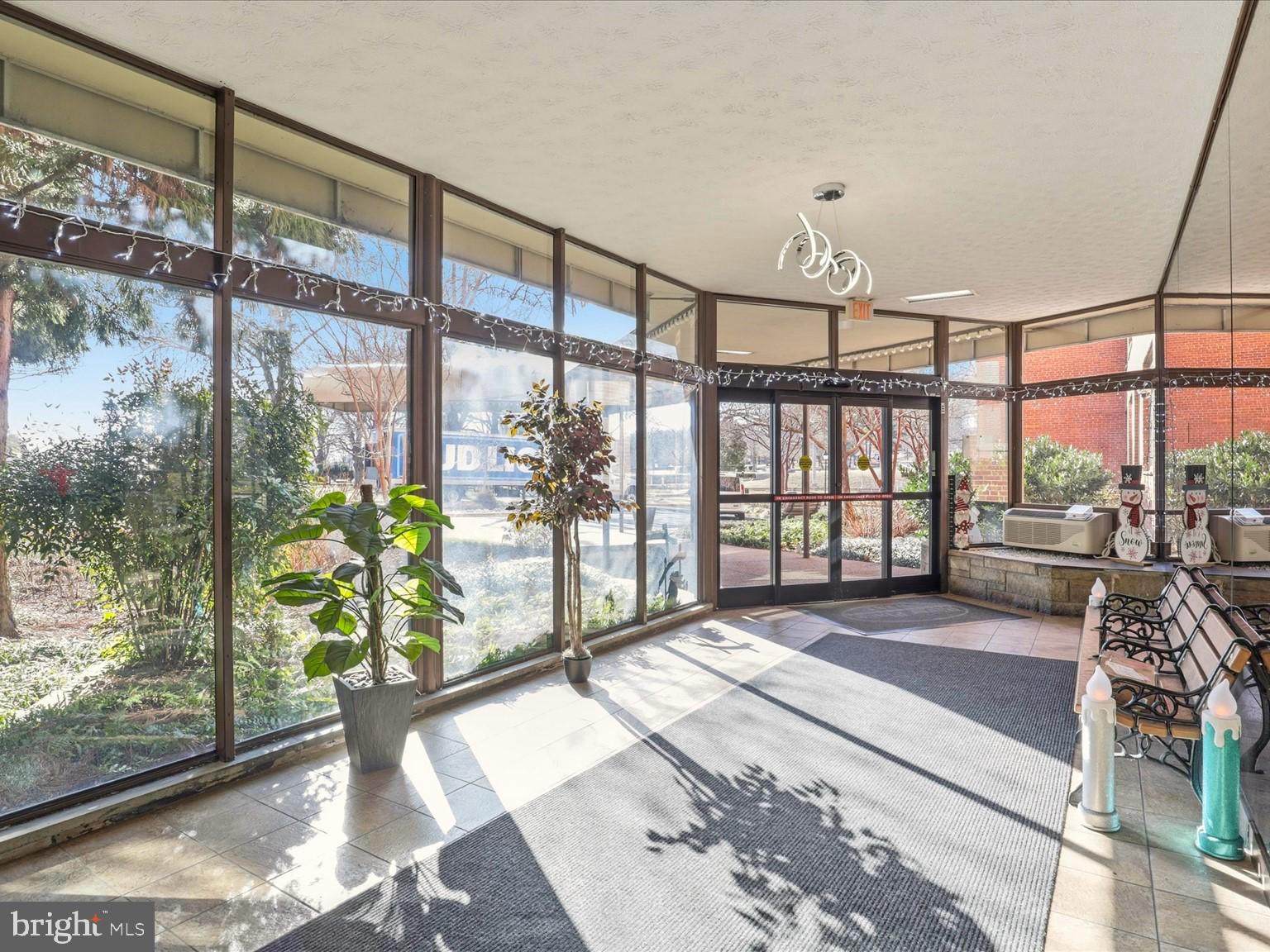 RIVER PLACE - Residential