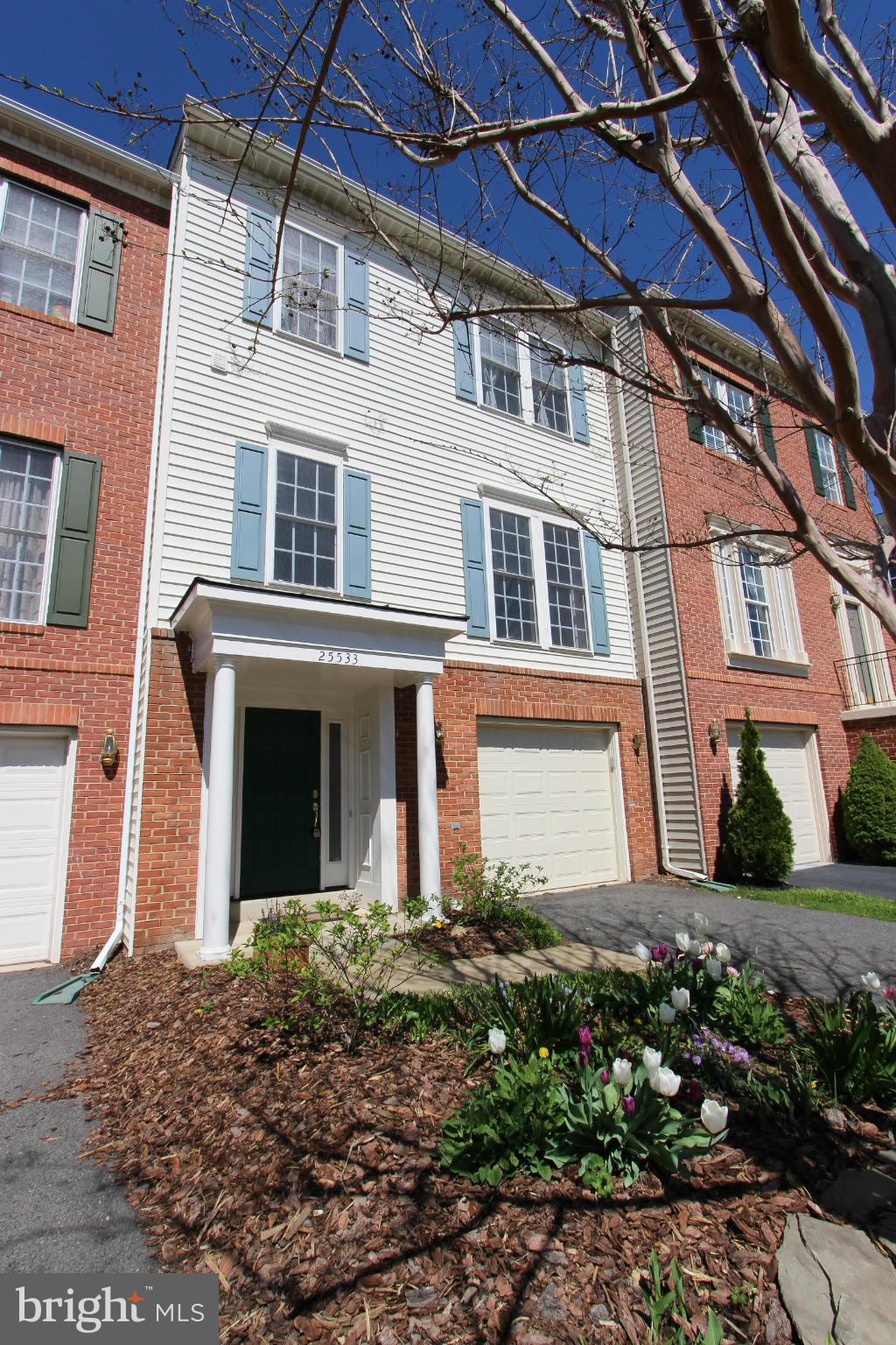 SOUTH RIDING - Residential