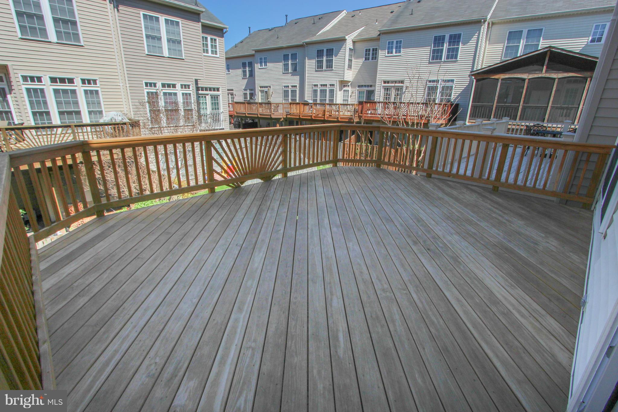 SOUTH RIDING - Residential