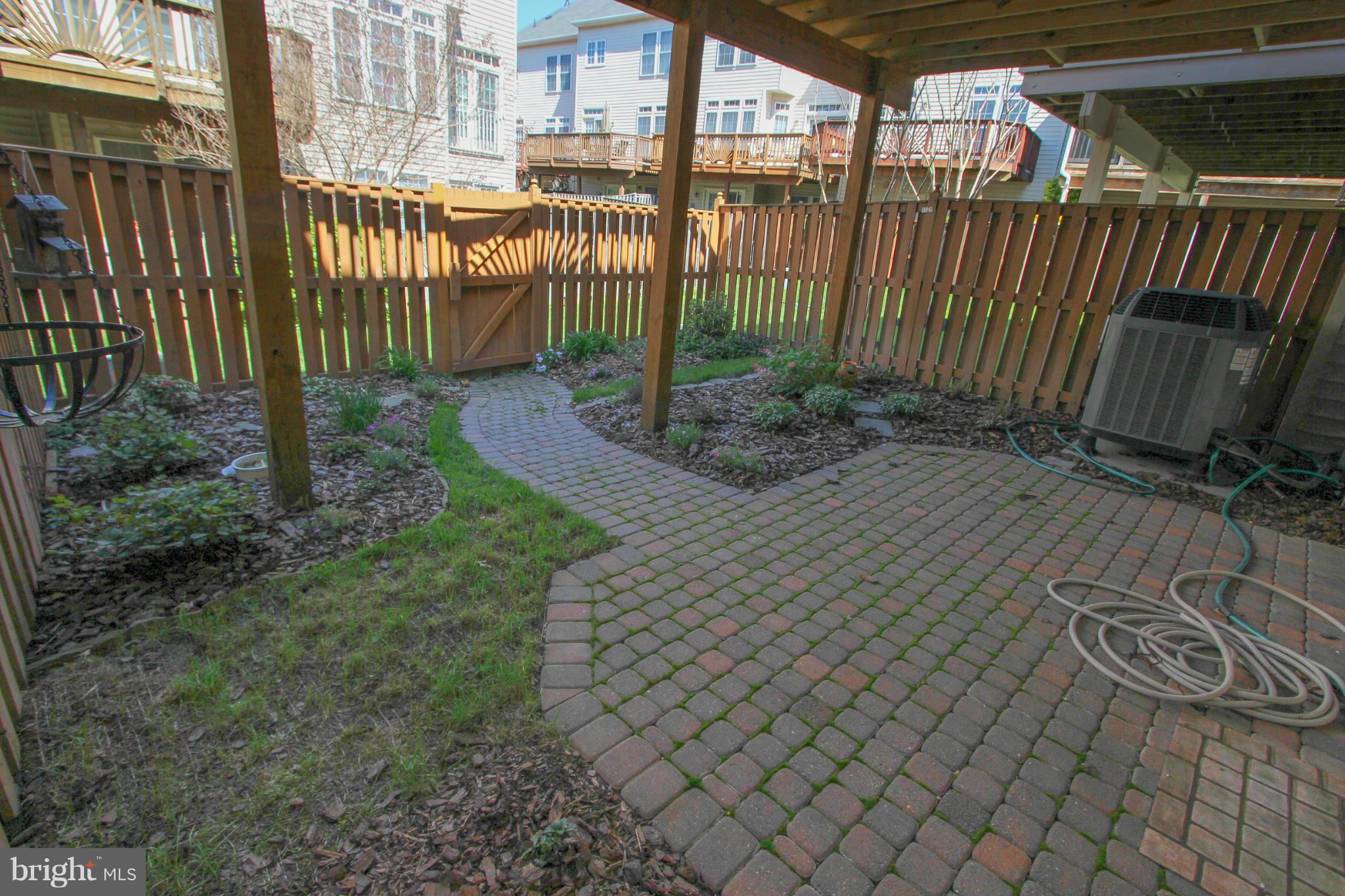 SOUTH RIDING - Residential
