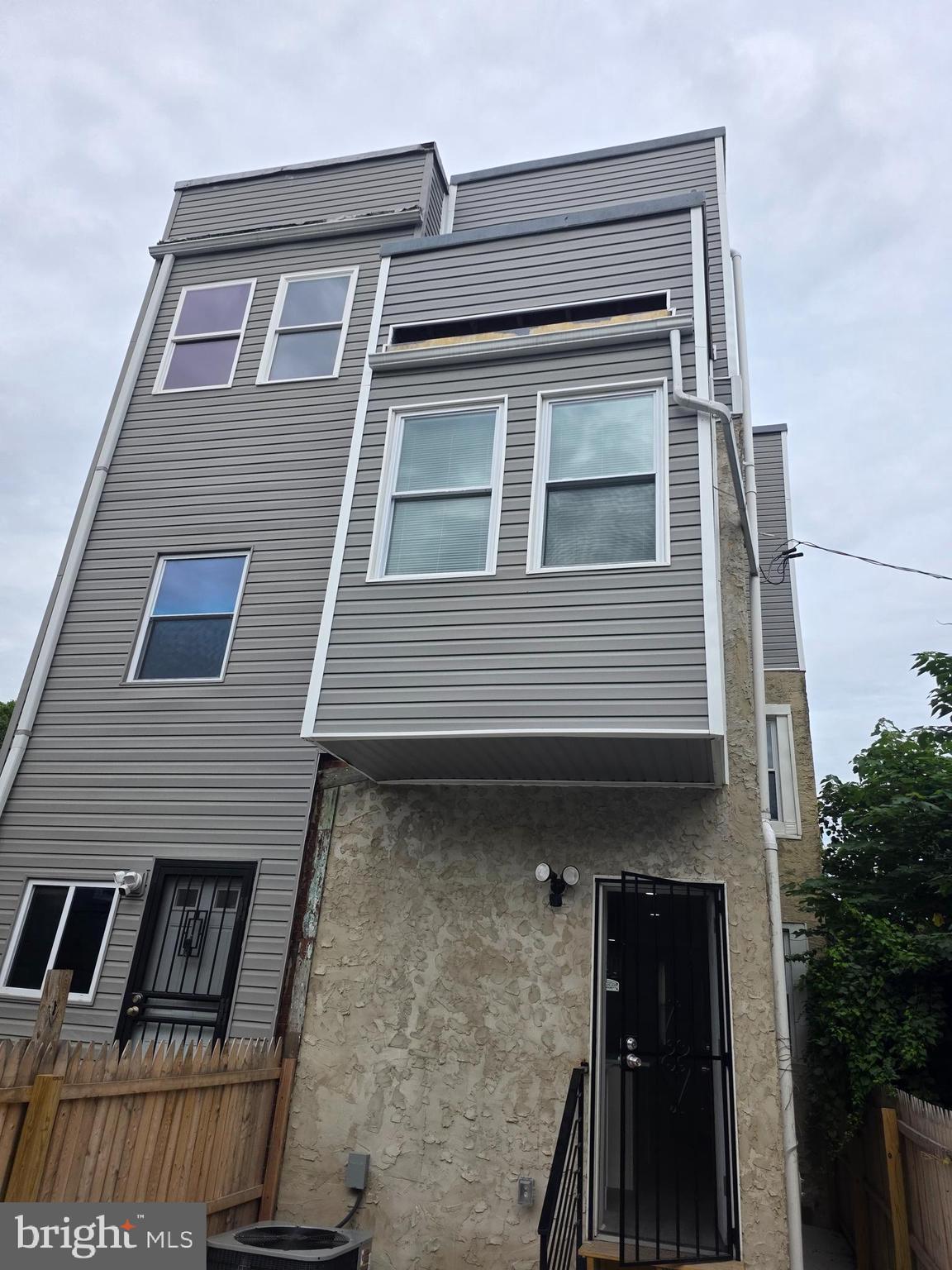 STRAWBERRY MANSION - Residential