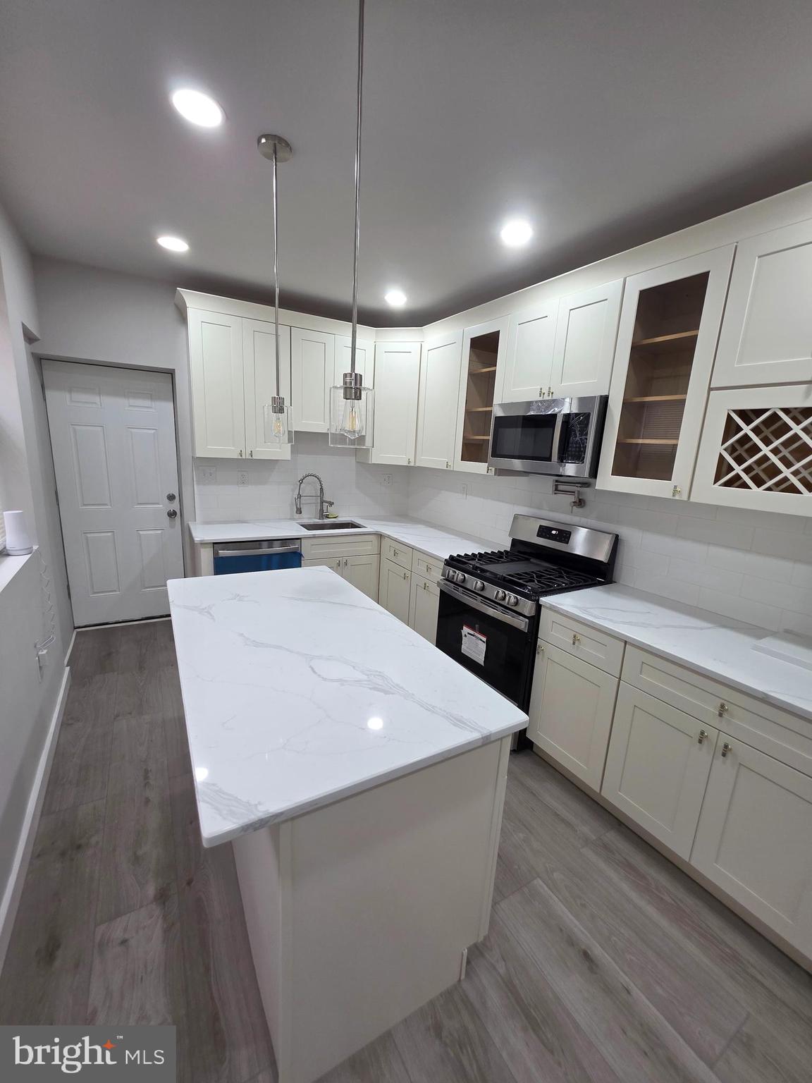 STRAWBERRY MANSION - Residential